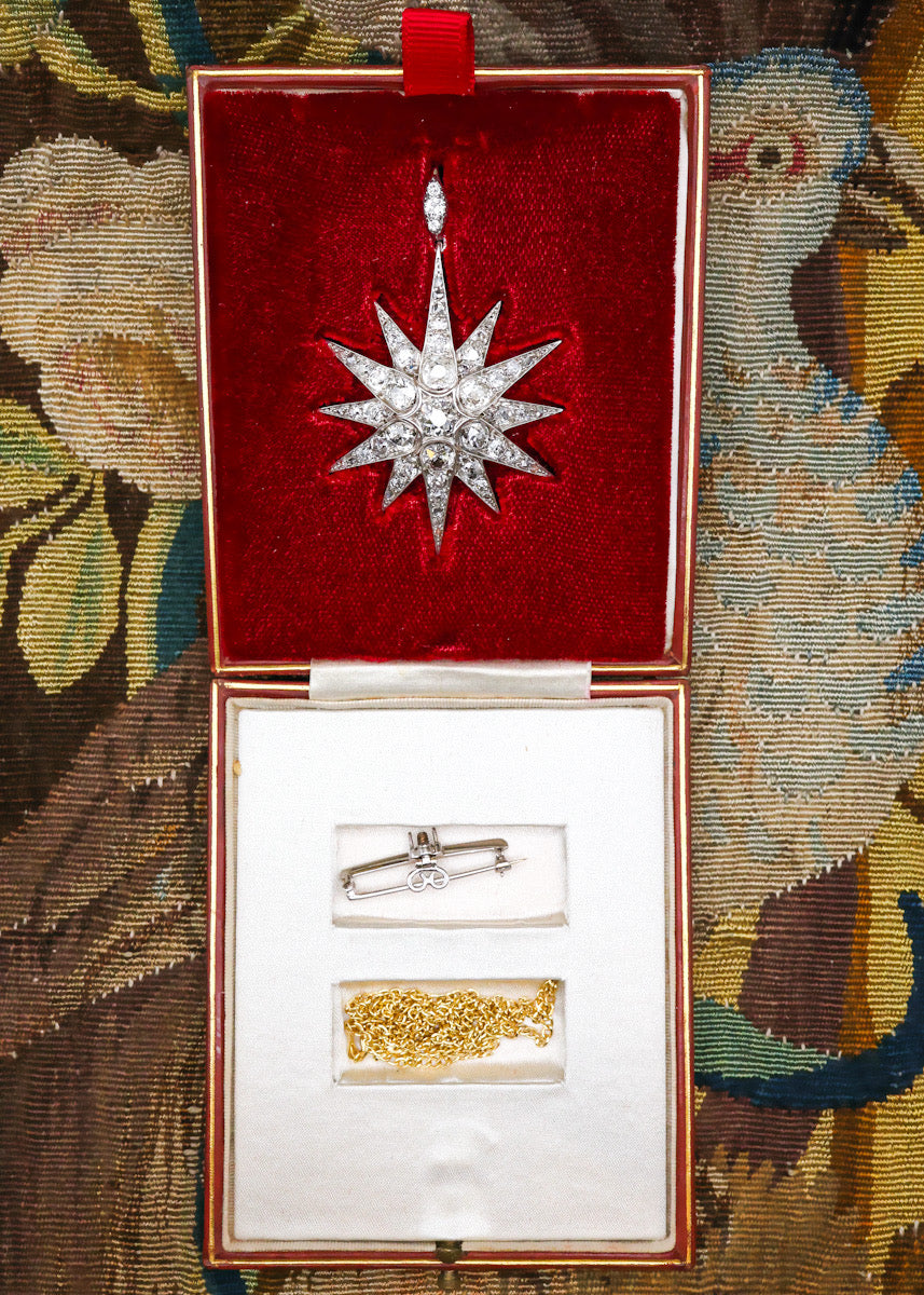 A fine Victorian 6.00 Carat (approximately), Antique Diamond Star Pendant/Brooch. English. Circa 1890. - Robin Haydock Antique Jewellery
