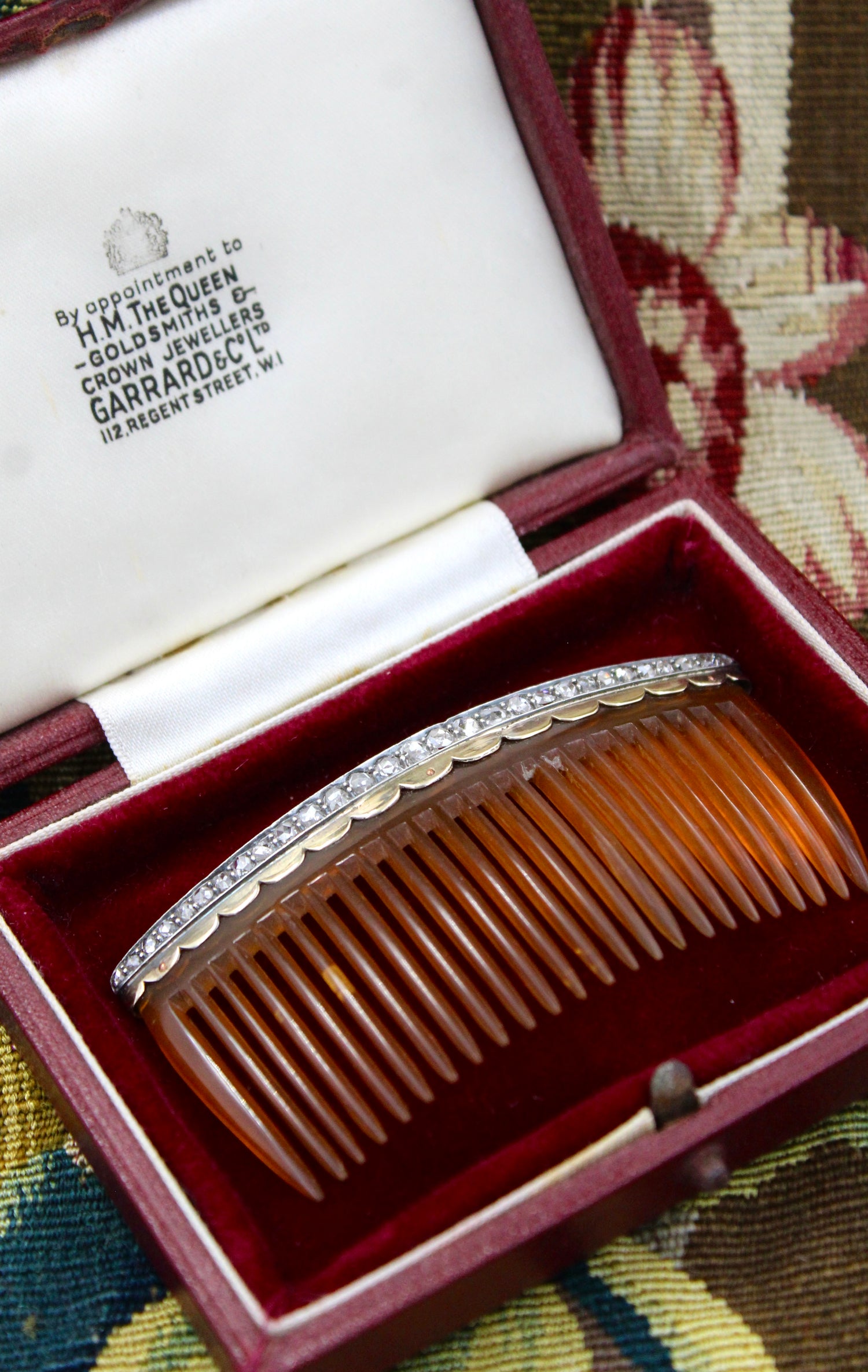 A very fine Victorian High Carat Gold & Silver (tested), "Rose Cut" Diamond & Horn Hair Comb, Circa 1870. - Robin Haydock Antiques