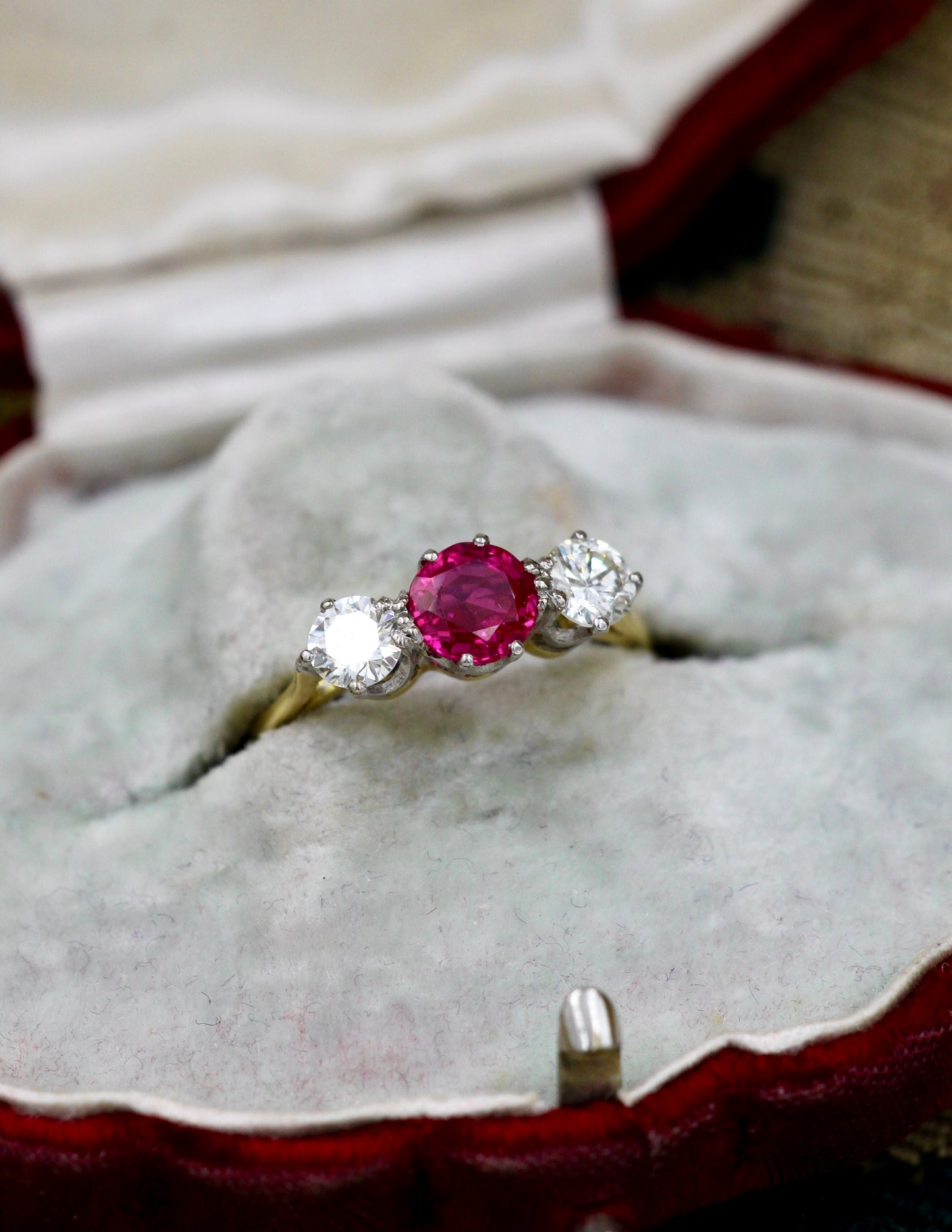 A very fine Ruby and Diamond Three Stone Ring in 18 carat Yellow Gold. - Robin Haydock Antiques