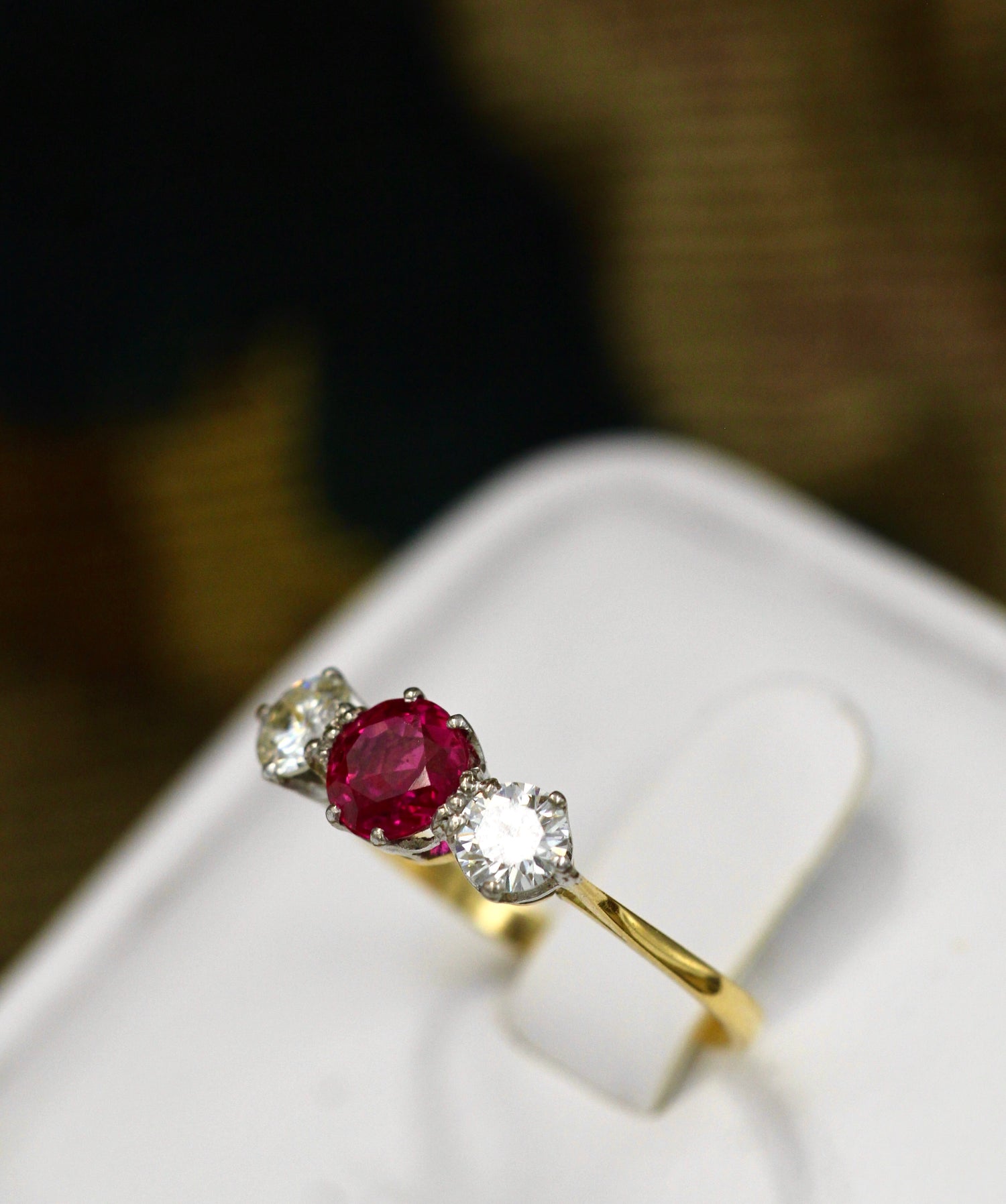 A very fine Ruby and Diamond Three Stone Ring in 18 carat Yellow Gold. - Robin Haydock Antiques