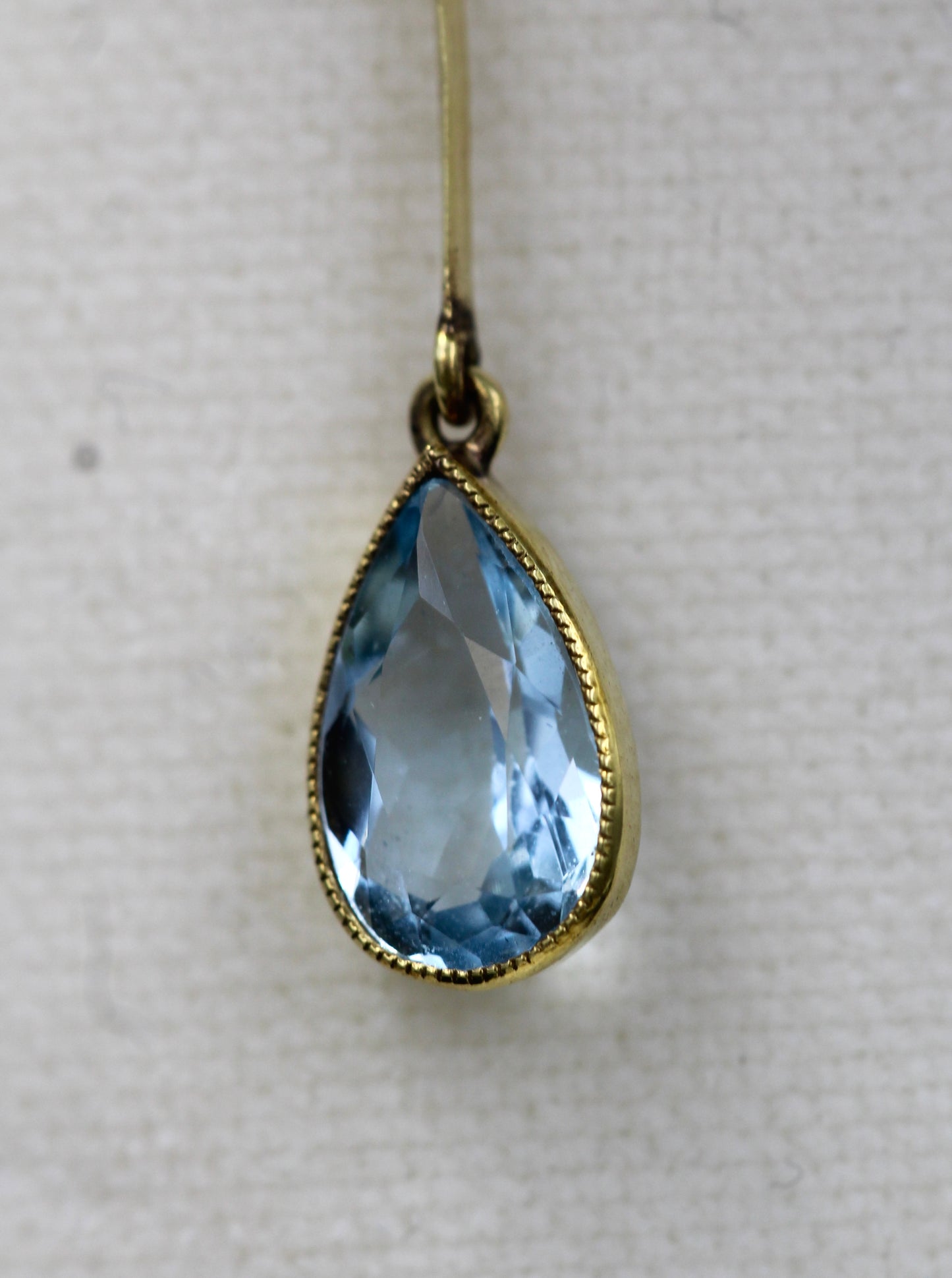 A very fine pair of Aqua Marine "Knife Edge", Drop Earrings in 15 ct. (tested) Yellow Gold.  English  English  Circa. 1905 - Robin Haydock Antiques