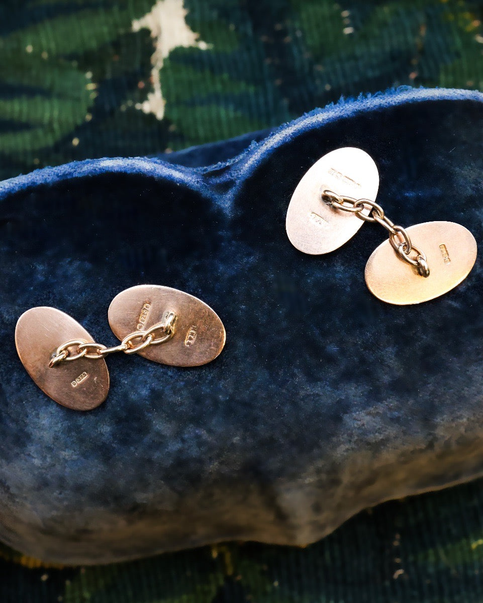 A fine pair of Antique 9 carat Yellow Gold Oval Cuff Links with an engine turned Art Deco design. English Circa 1929 - Robin Haydock Antique Jewellery