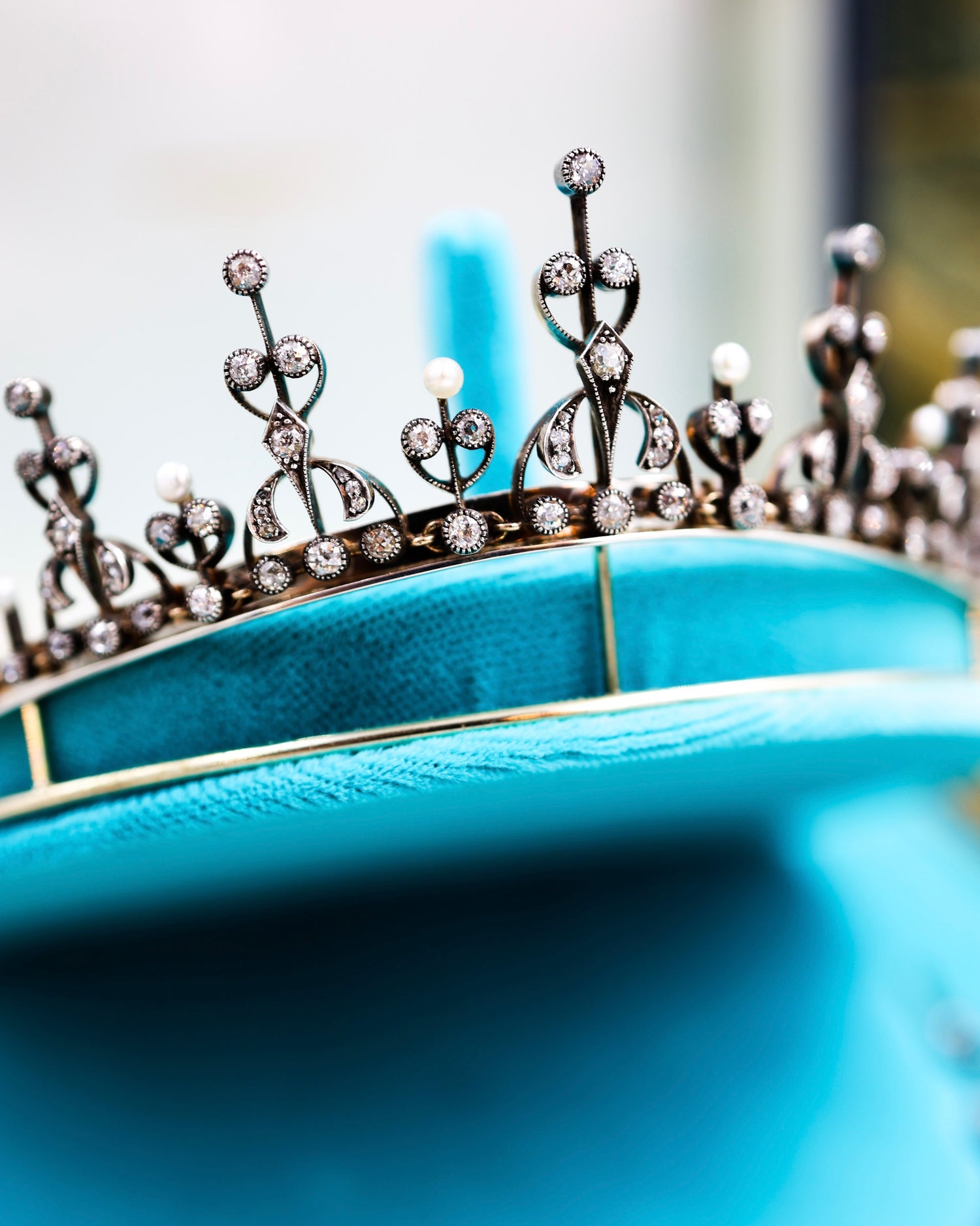 A very fine Diamond and Natural Pearl Tiara / Necklace, on Silver tipped 18 ct. Gold (marked), set throughout with 142 Old Mine Cut Diamonds and six Natural Pearls. Belle Époque,  French Circa 1890 - Robin Haydock Antique Jewellery