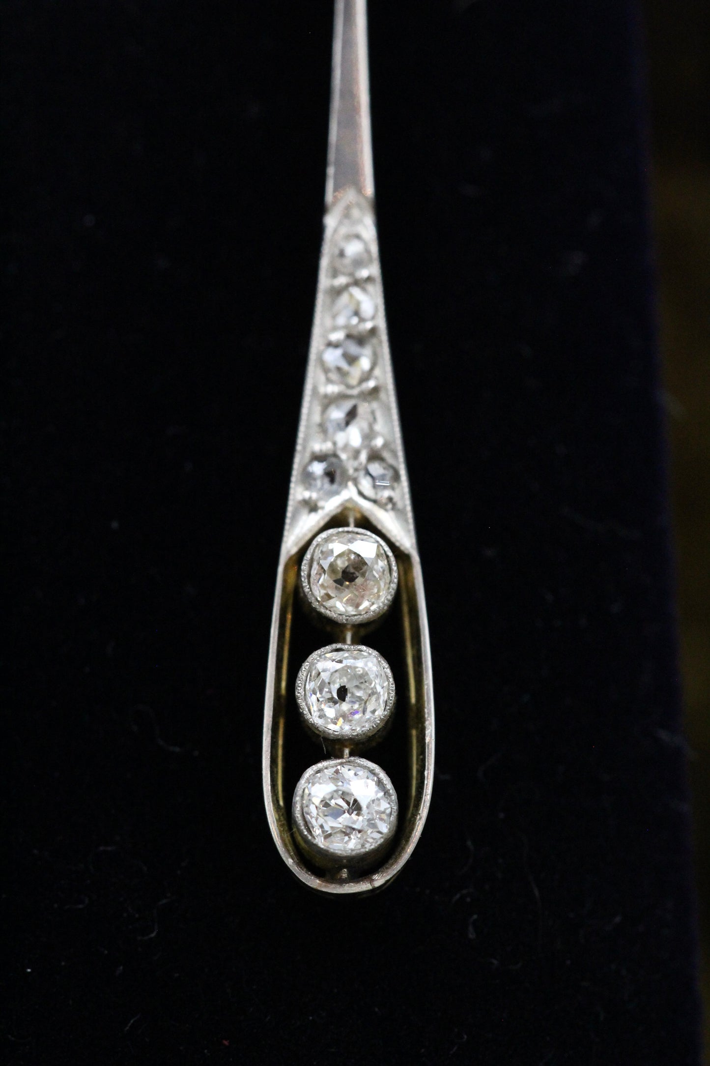 A Fine Pair of Art Deco Diamond Drop Earrings. Circa 1930 - Robin Haydock Antiques