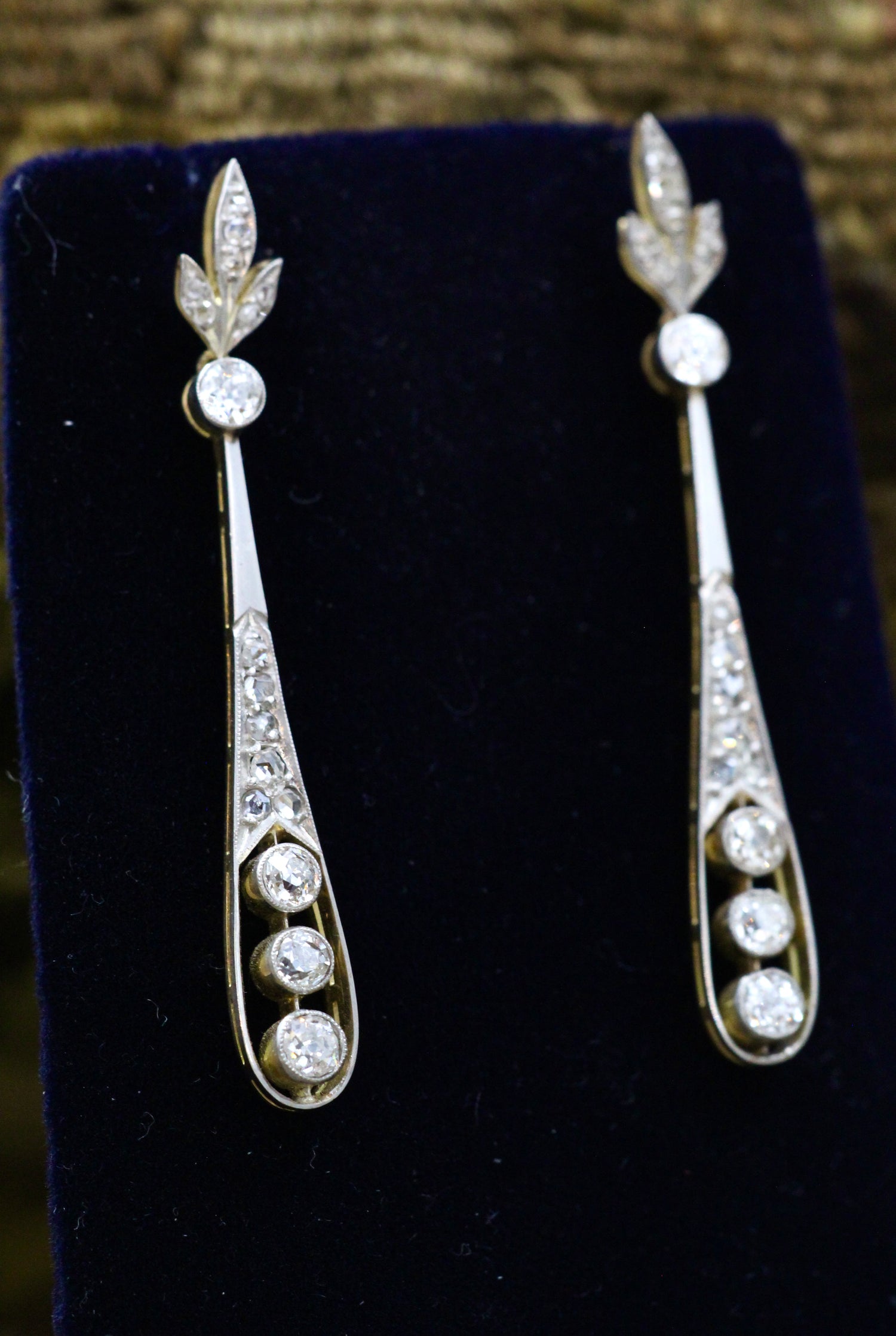 A Fine Pair of Art Deco Diamond Drop Earrings. Circa 1930 - Robin Haydock Antiques