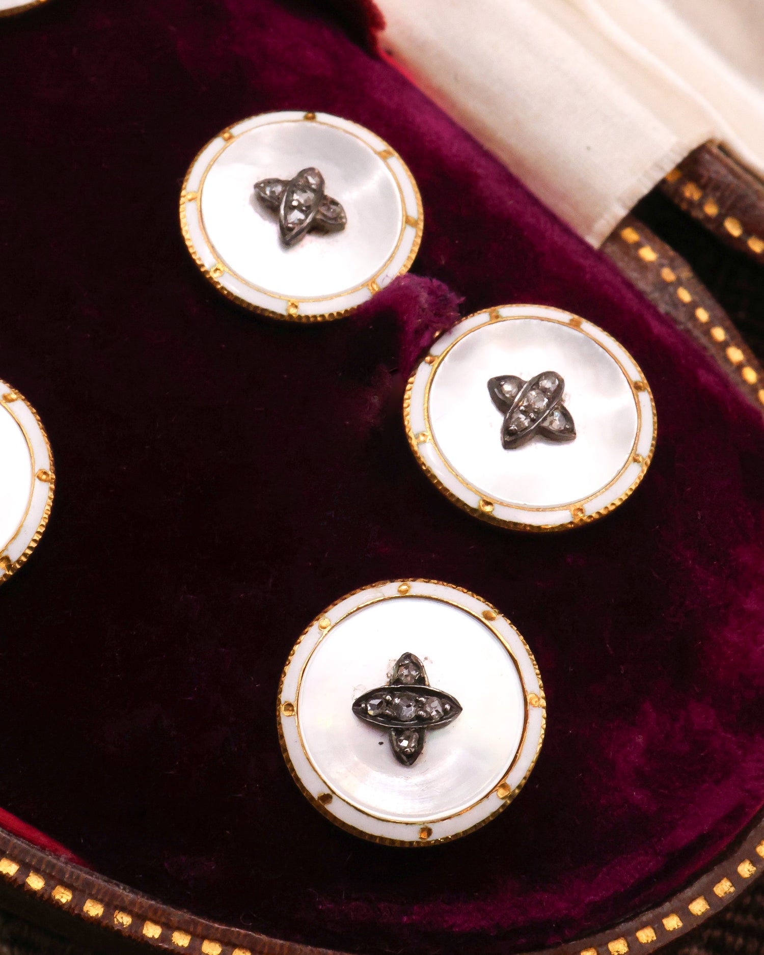A very fine 15 Carat Yellow Gold (tested), Diamond, Mother of Pearl and Enamel Dress Set in its original box. Circa 1900 - Robin Haydock Antique Jewellery
