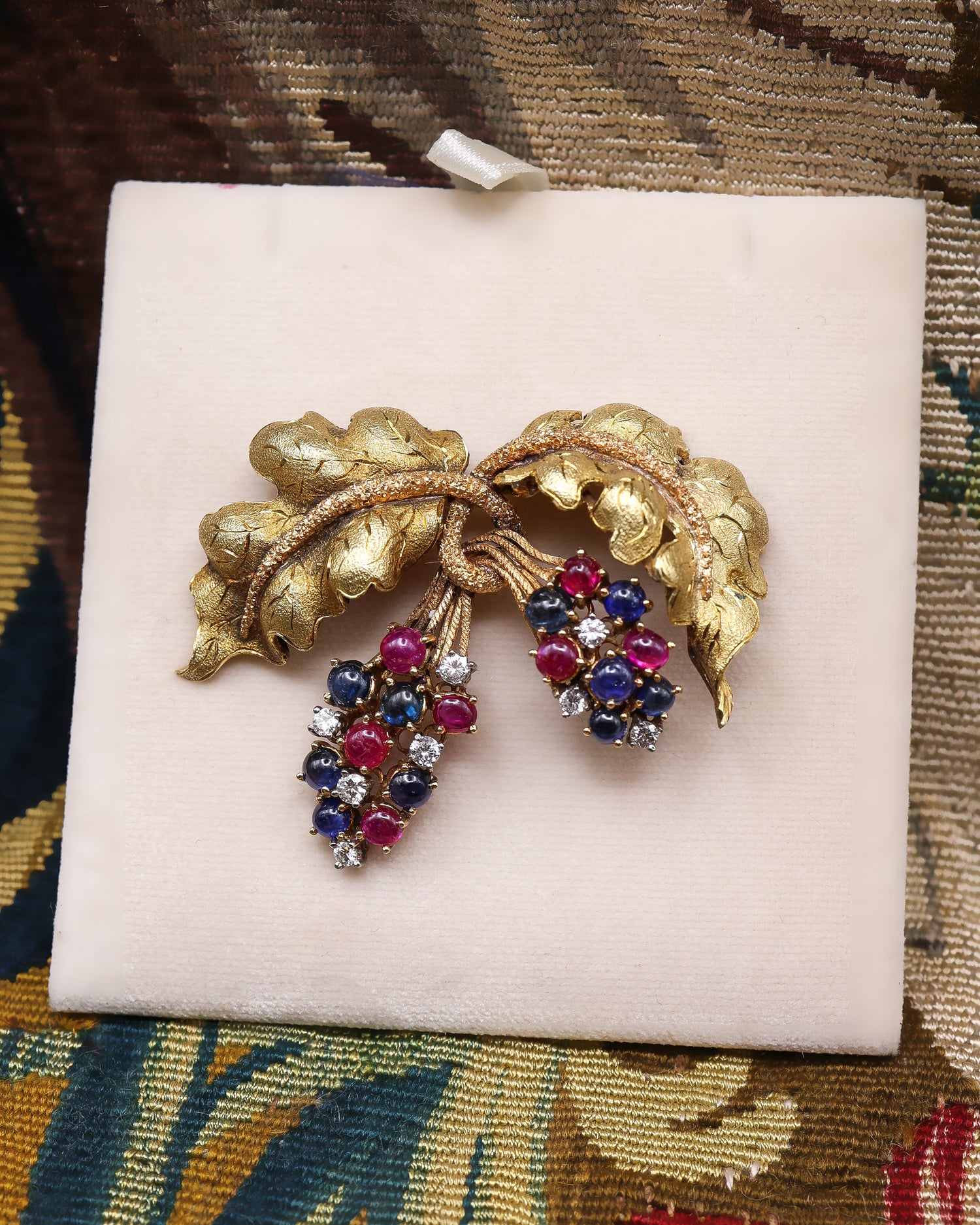 A very fine Ruby, Sapphire & Diamond Vine Brooch set in 18 carat White & Yellow Gold, Circa 1950 - Robin Haydock Antique Jewellery