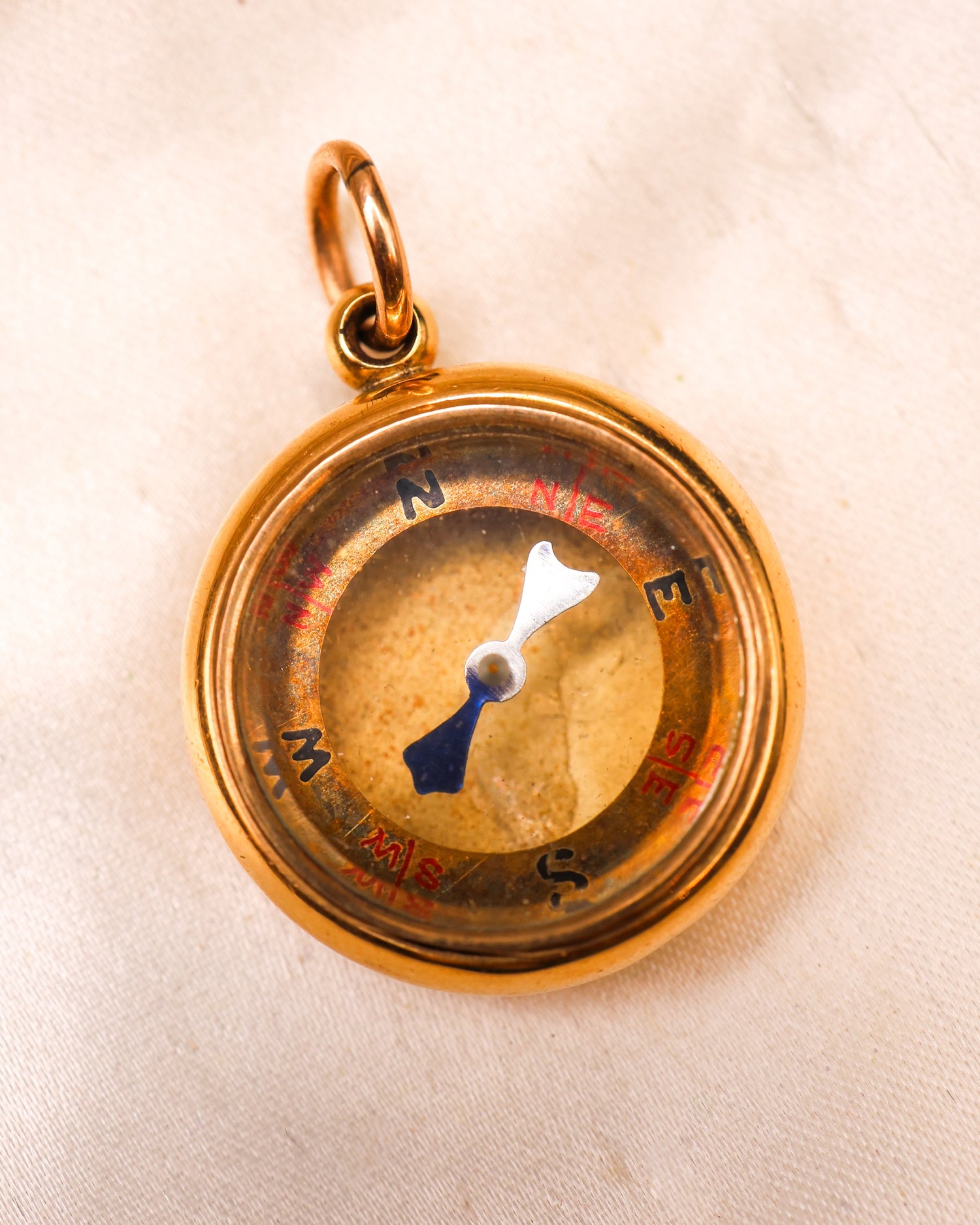 A fine 18 ct. Yellow Gold (marked), Compass / Fob, with an enamel United Kingdom Royal Standard on the reverse. English, makers mark for Manton & Mole, Birmingham C 1895 - 1925 - Robin Haydock Antique Jewellery