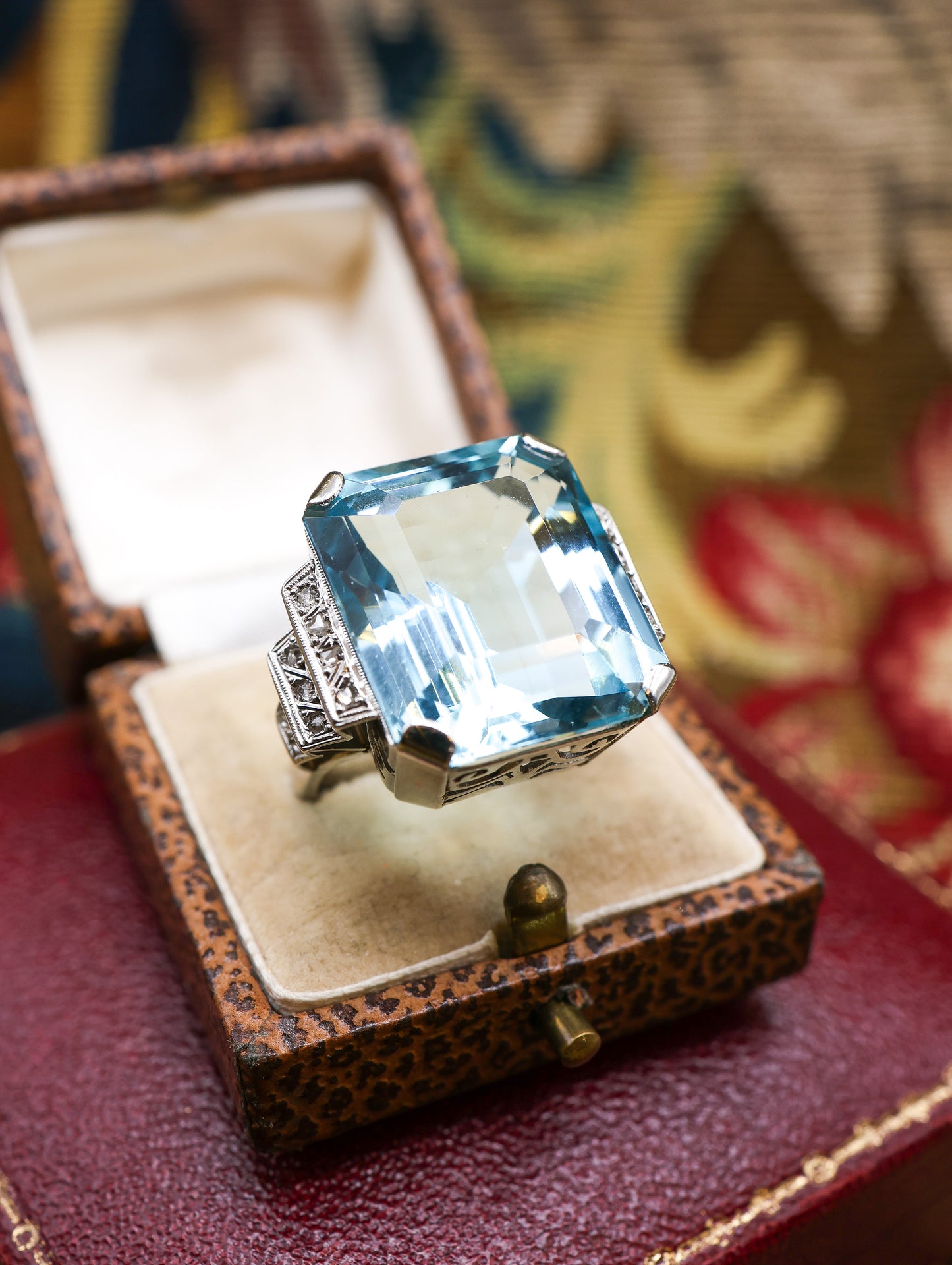 A very fine Platinum (tested 950), Aquamarine & Diamond Cocktail Ring. Circa 1935 - Robin Haydock Antiques