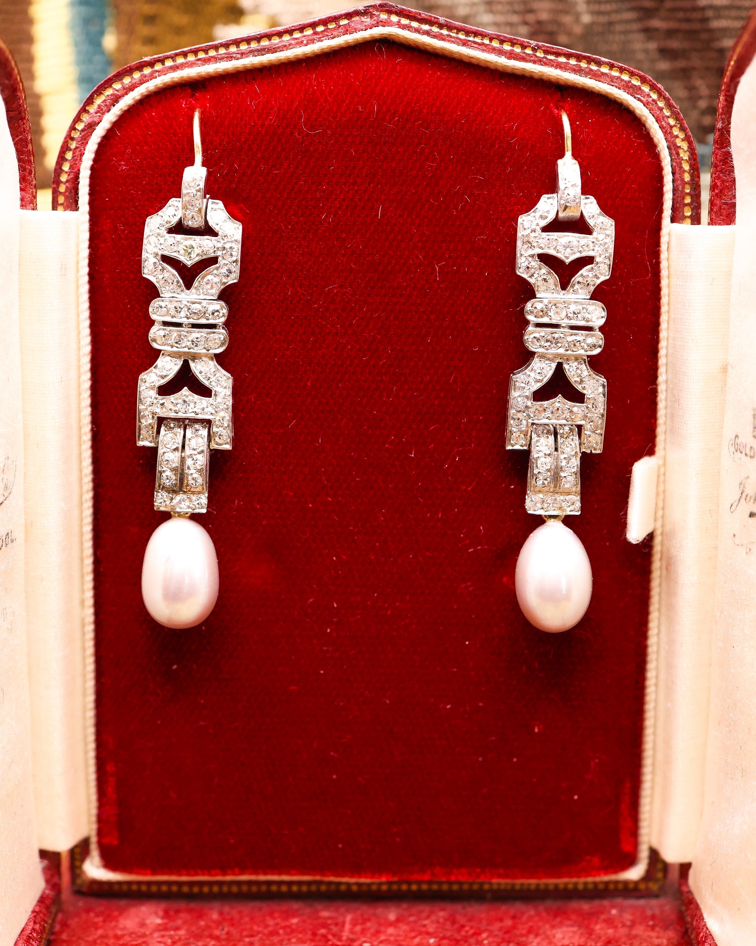 A Lovely pair of Vintage Diamond & Grey Pearl Drop Earrings set in Platinum(Tested). Art Deco with later Pearl drops - Robin Haydock Antiques