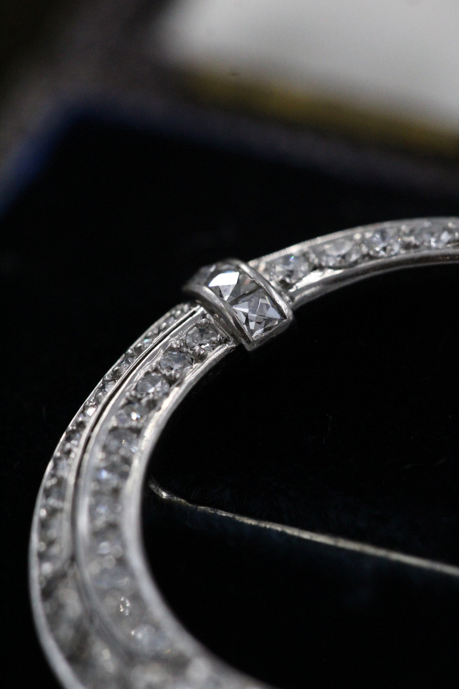 A very fine 18ct White Gold Circular Diamond Brooch set with 1.10 Carats of F - G Colour Diamonds, Swedish Import Marks. Circa 1950 - Robin Haydock Antiques