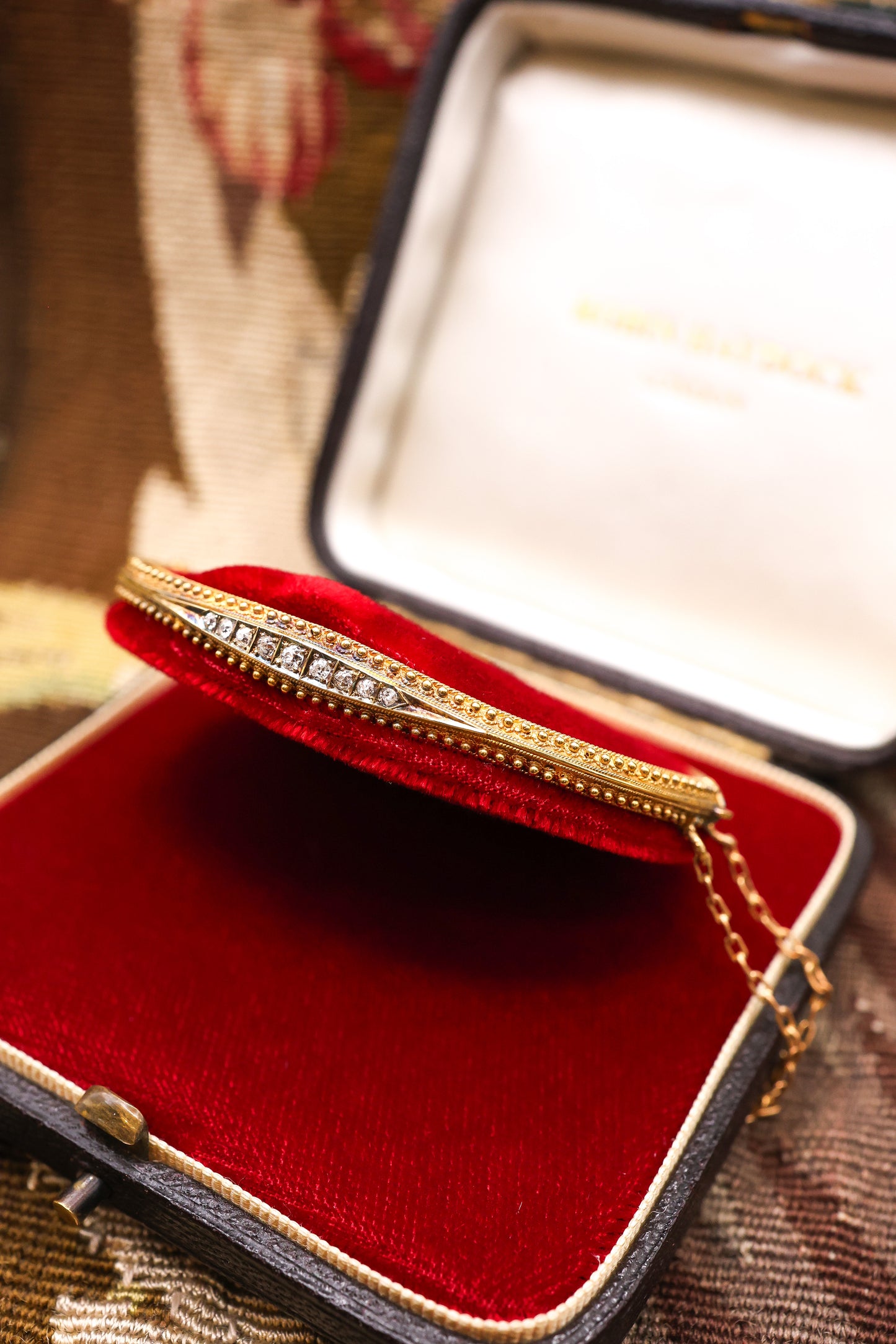 A Very Fine Late Victorian 15 Carat Yellow Gold Diamond Bangle. English Circa 1880 - Robin Haydock Antique Jewellery
