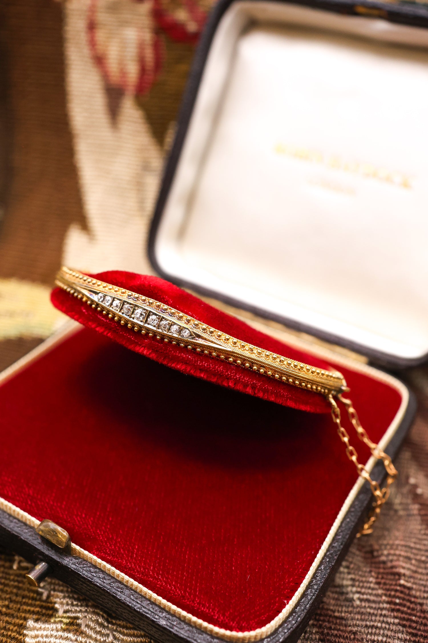 A Very Fine Late Victorian 15 Carat Yellow Gold Diamond Bangle. English Circa 1880 - Robin Haydock Antique Jewellery