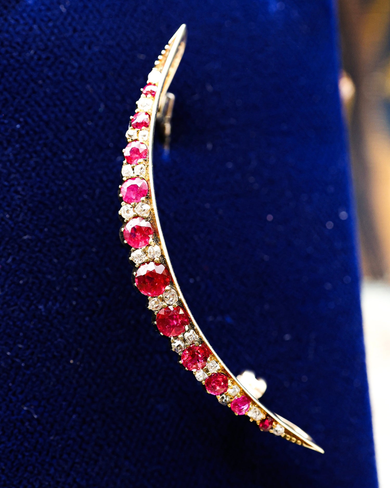 An exceptional Victorian 18ct. Yellow Gold (tested), Untreated Burma Ruby and Diamond Crescent Brooch. Circa 1890. - Robin Haydock Antiques
