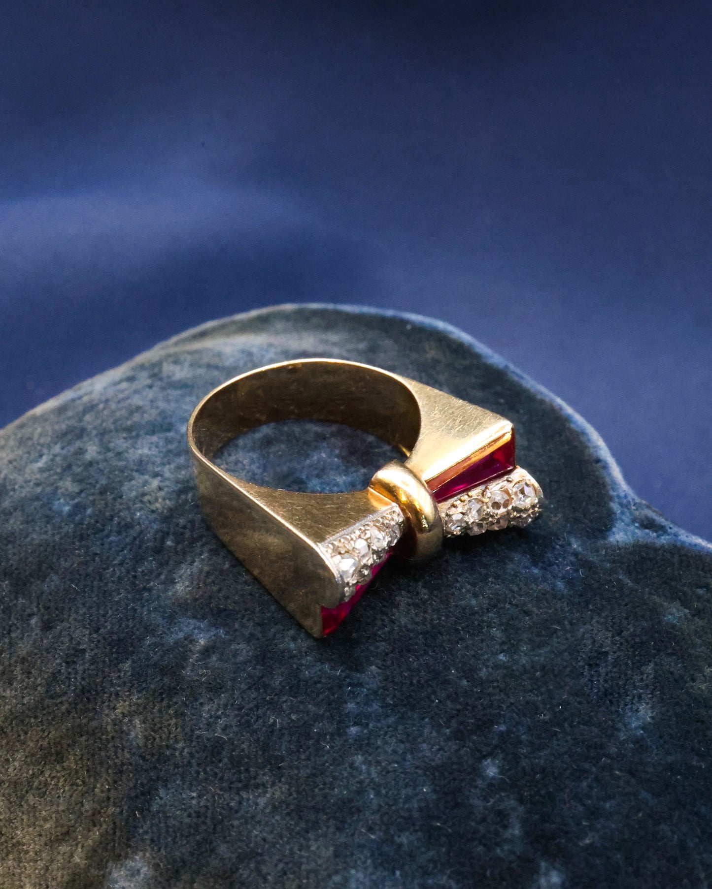 18ct Yellow Gold, Diamonds & Synthetic Ruby Bow Shaped Ring wth French Marks, circa 1940 - Robin Haydock Antique Jewellery