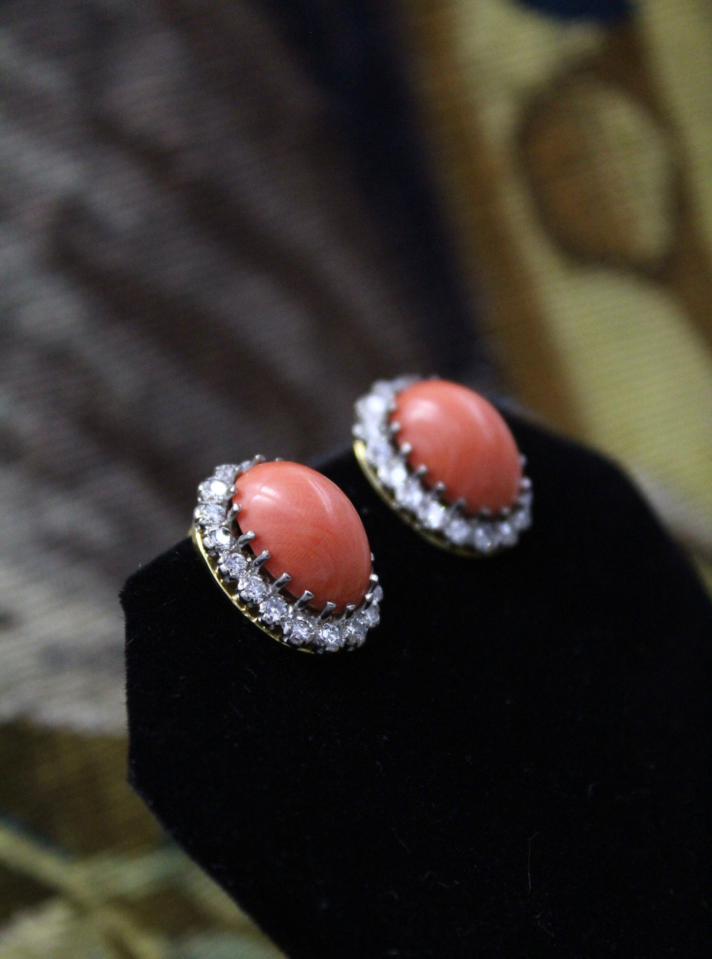 A very fine pair of Coral and Diamond Earrings in 18 Carat Yellow Gold (tested.) - Robin Haydock Antiques