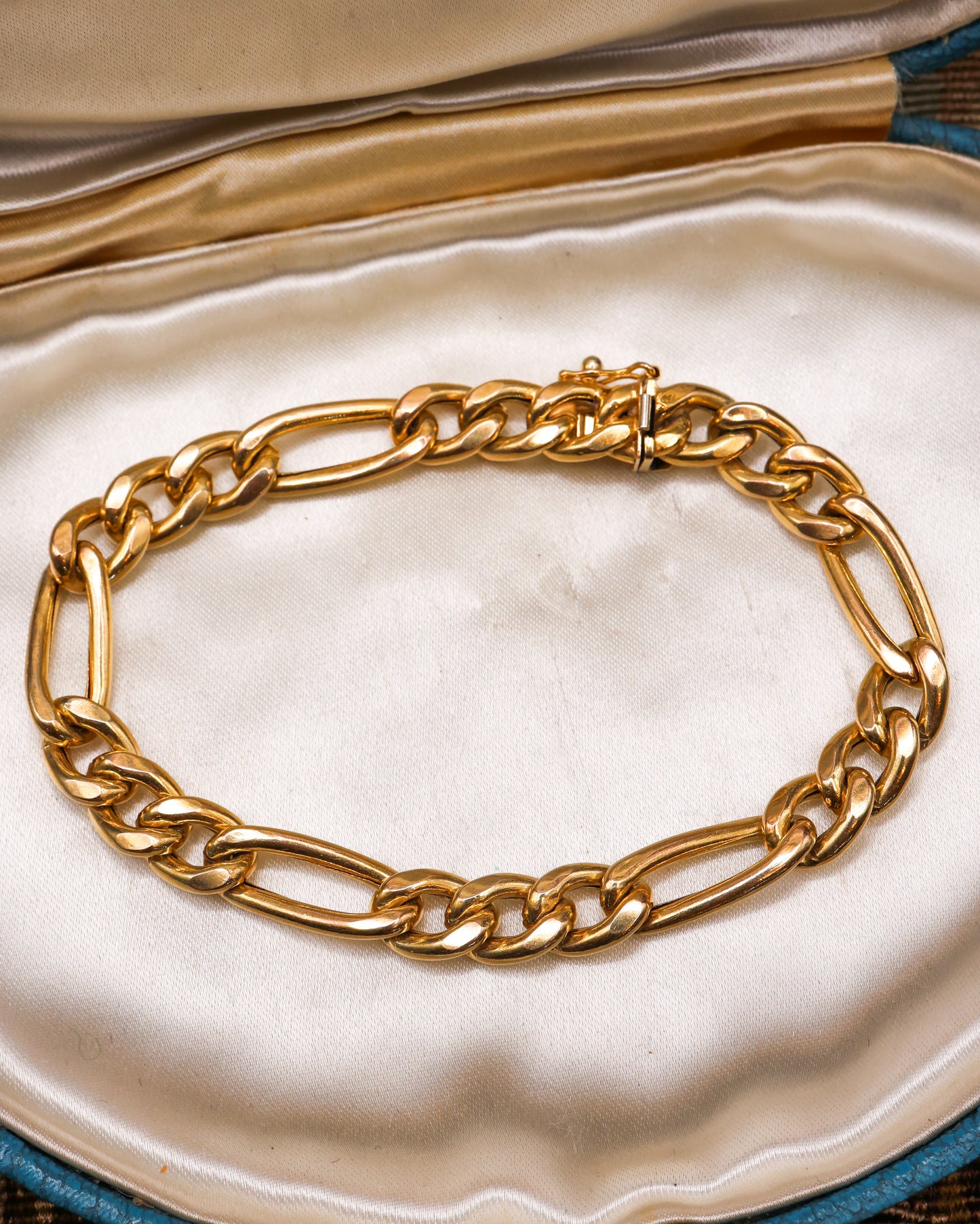 An exquisite Italian 9ct yellow gold bracelet, circa 1990 - Robin Haydock Antique Jewellery