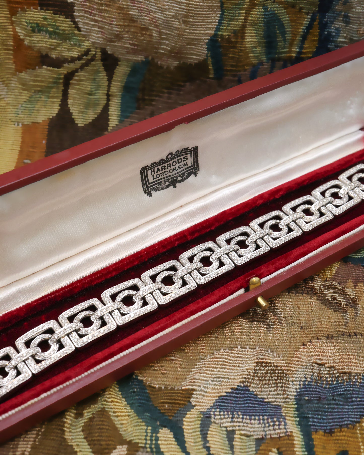 18ct White Gold (marked) 7+cts Art Deco Style Diamond Bracelet, Preowned - Robin Haydock Antique Jewellery