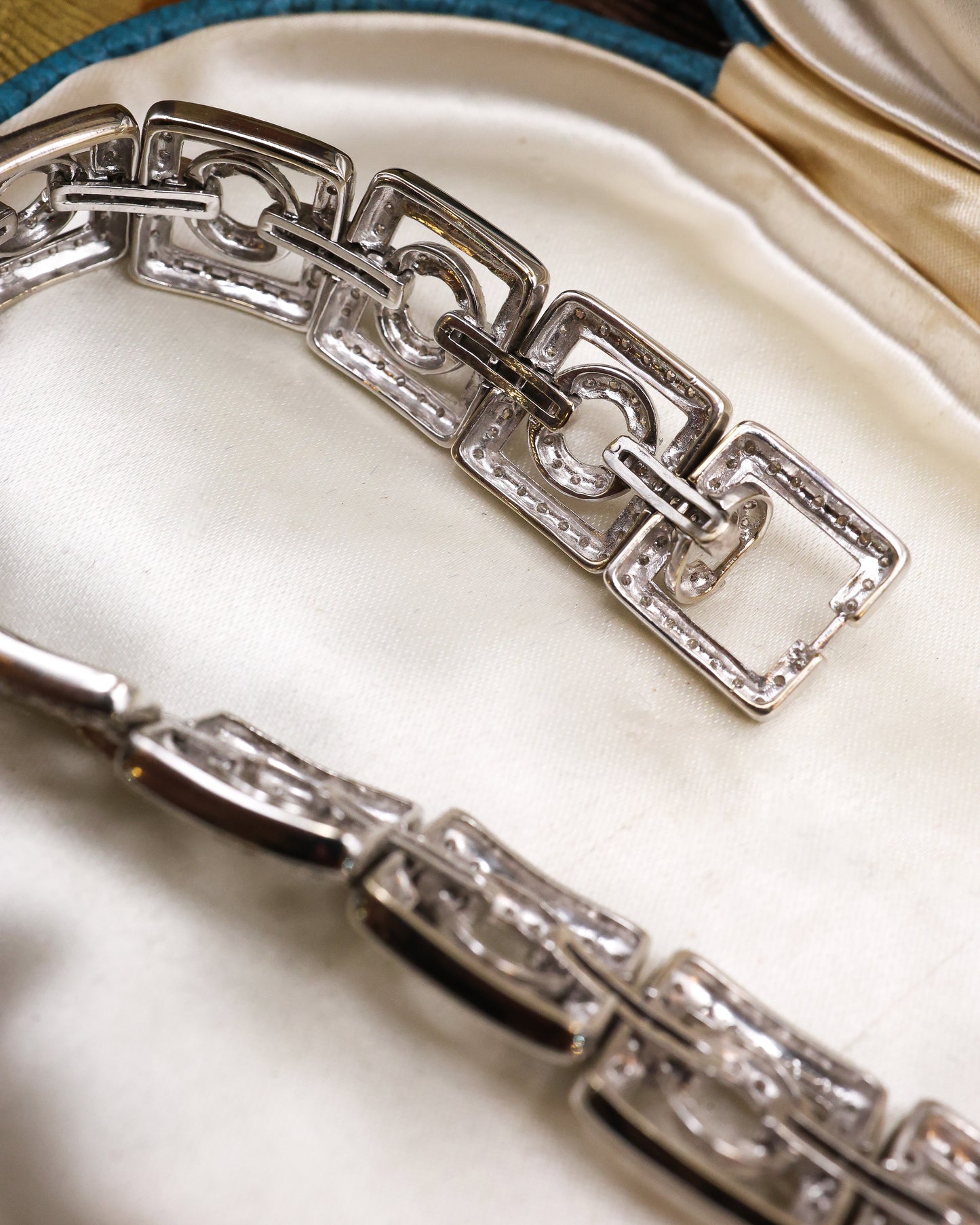 18ct White Gold (marked) 7+cts Art Deco Style Diamond Bracelet, Preowned - Robin Haydock Antique Jewellery
