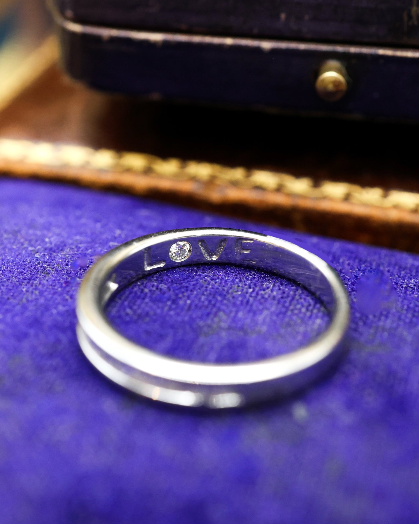 A very fine Platinum & Baguette Cut Diamond Half Eternity Ring. Preowned. - Robin Haydock Antique Jewellery