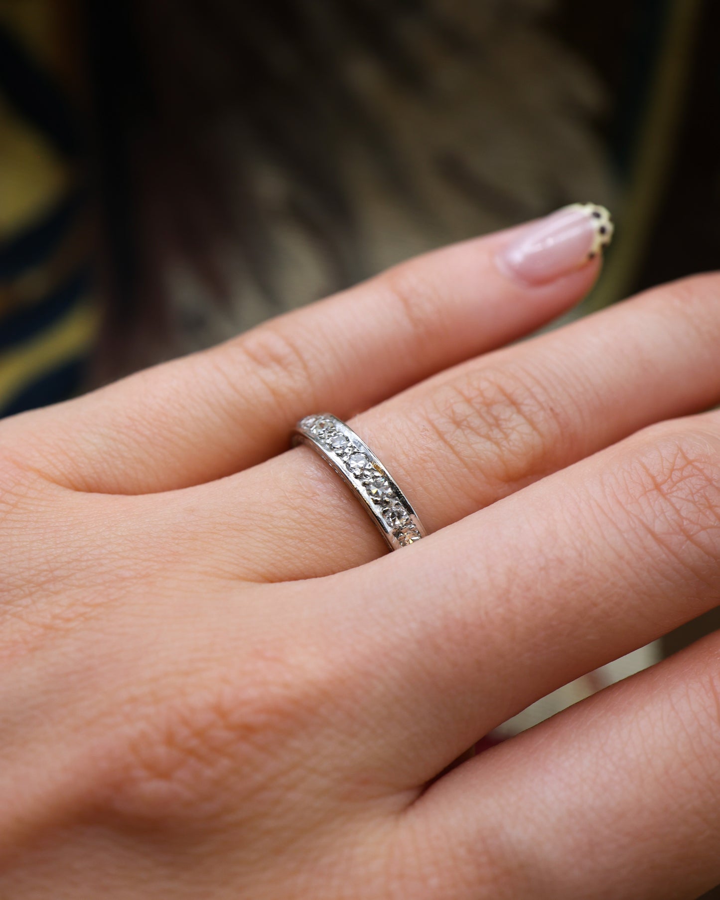 A very fine 18ct. White Gold Diamond Engraved Eternity Ring size L. Preowned - Robin Haydock Antique Jewellery