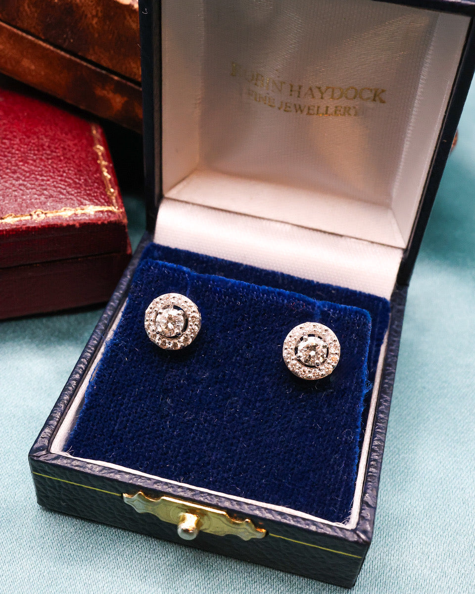 Pair of 18ct White Gold Diamond Cluster Stud Earrings Pre-owned