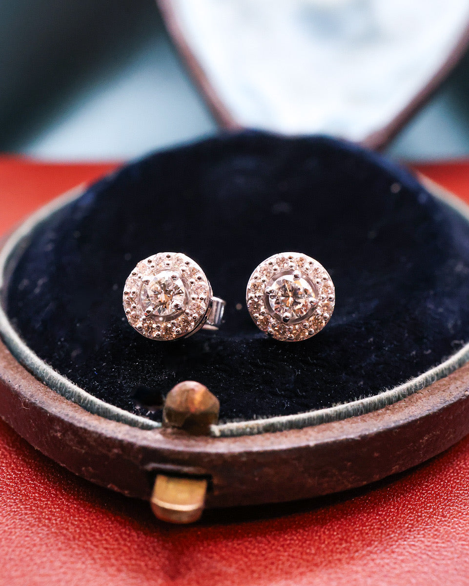 Pair of 18ct White Gold Diamond Cluster Stud Earrings Pre-owned