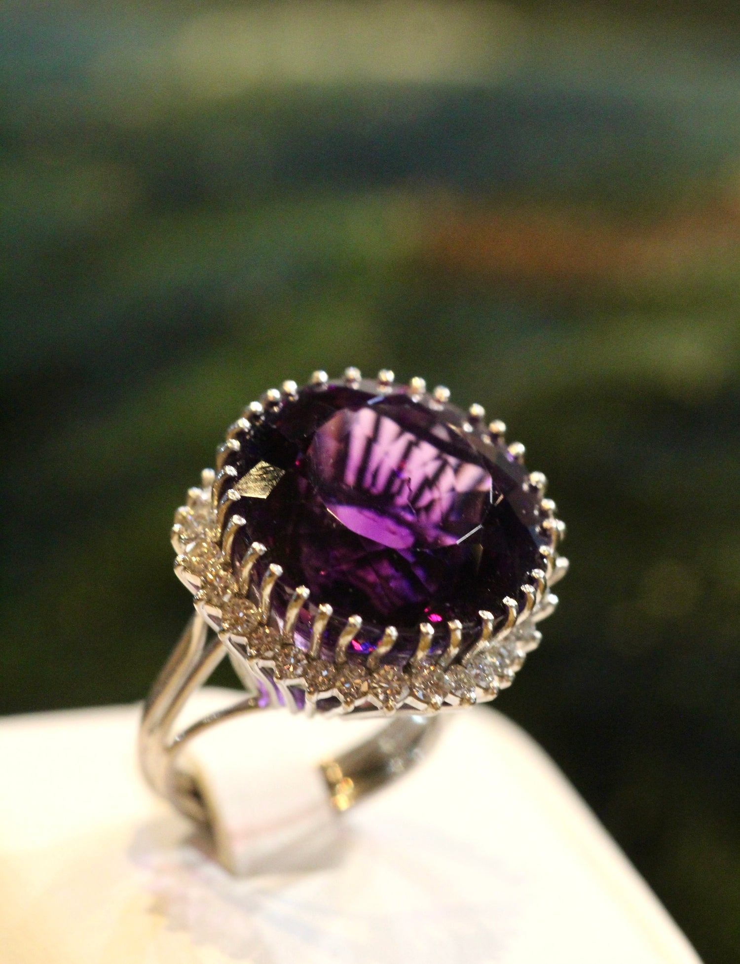 A very fine Amethyst and Diamond Cocktail Ring in 18ct. White Gold (tested).  Late 20th Century (pre-owned) - Robin Haydock Antiques