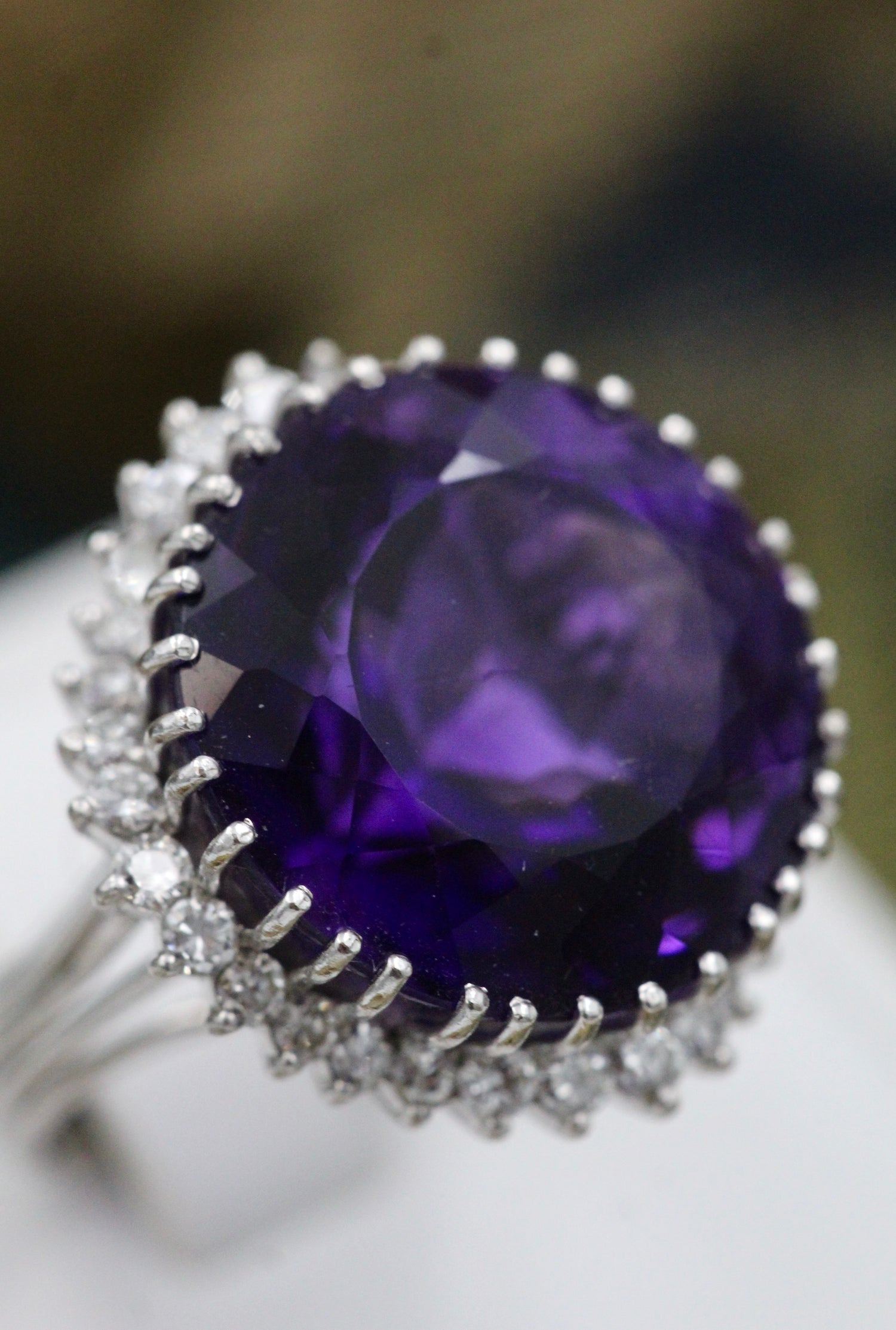 A very fine Amethyst and Diamond Cocktail Ring in 18ct. White Gold (tested).  Late 20th Century (pre-owned) - Robin Haydock Antiques