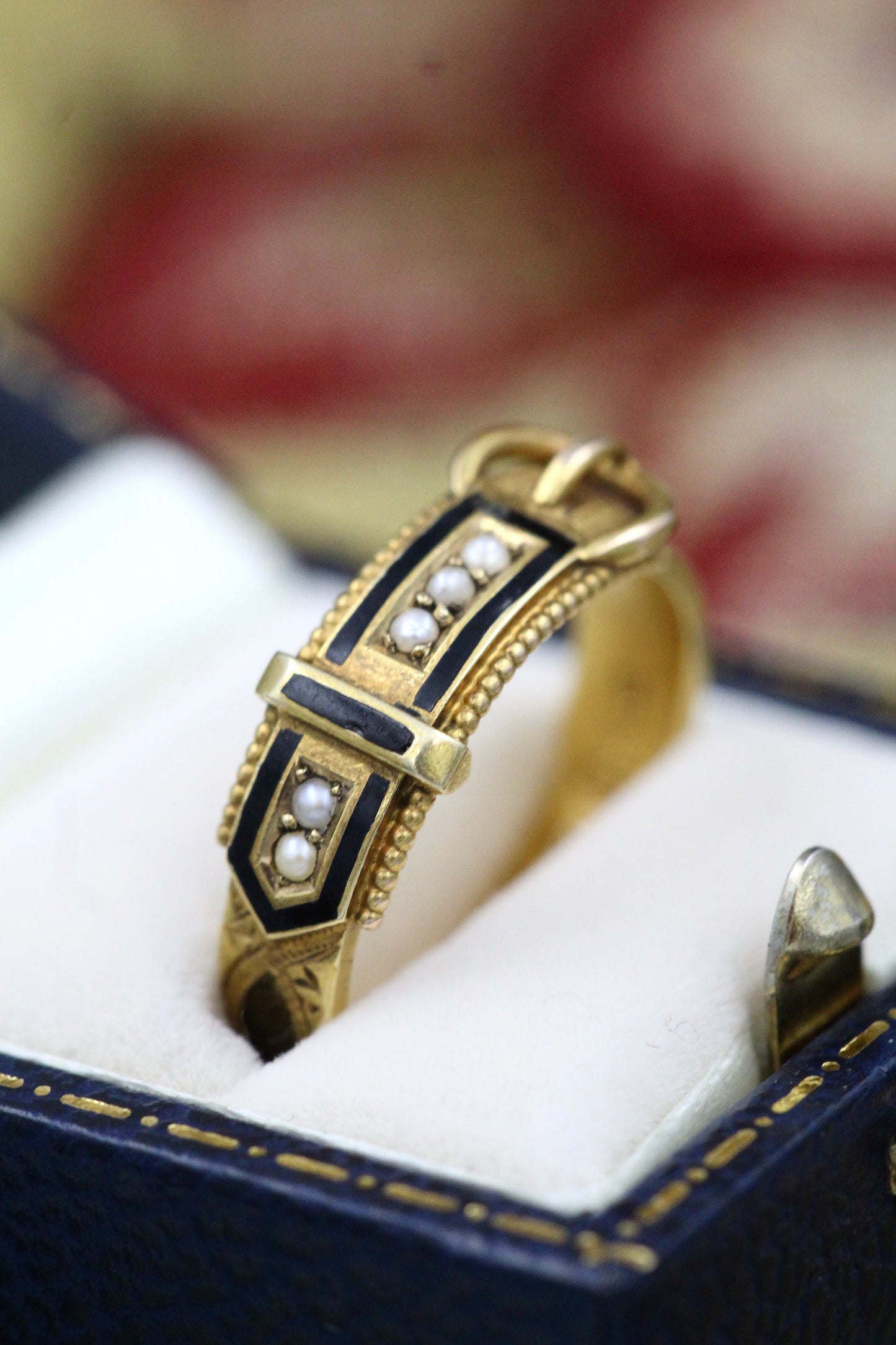 A very fine 18 carat Yellow Gold Memorial, Buckle  Ring, set  with Seed Pearls, Enamel and Woven Hair, Chester Hallmarks. Circa 1908. - Robin Haydock Antiques