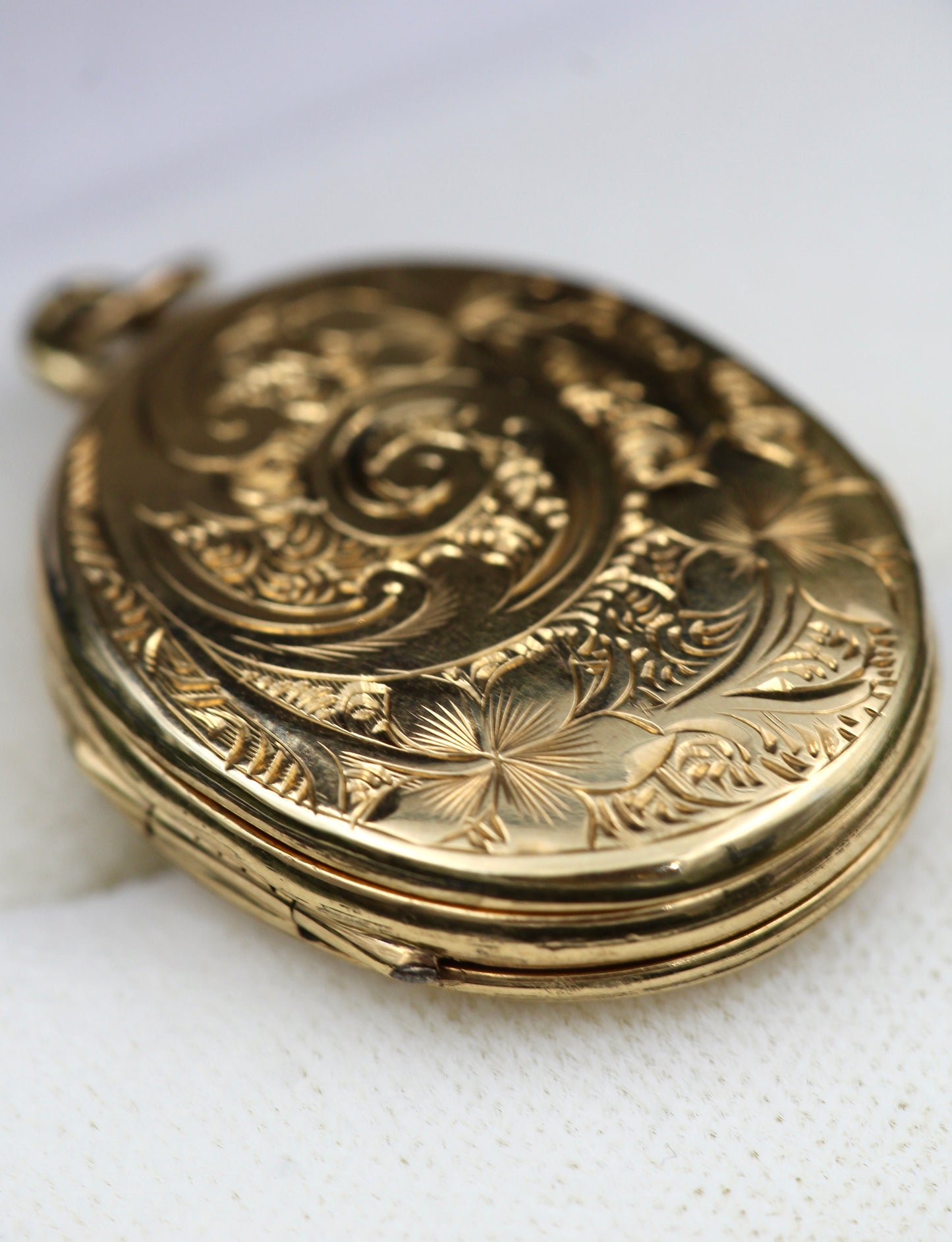 A very fine 9 carat Yellow Gold Double Locket. English Circa 1880 - Robin Haydock Antiques