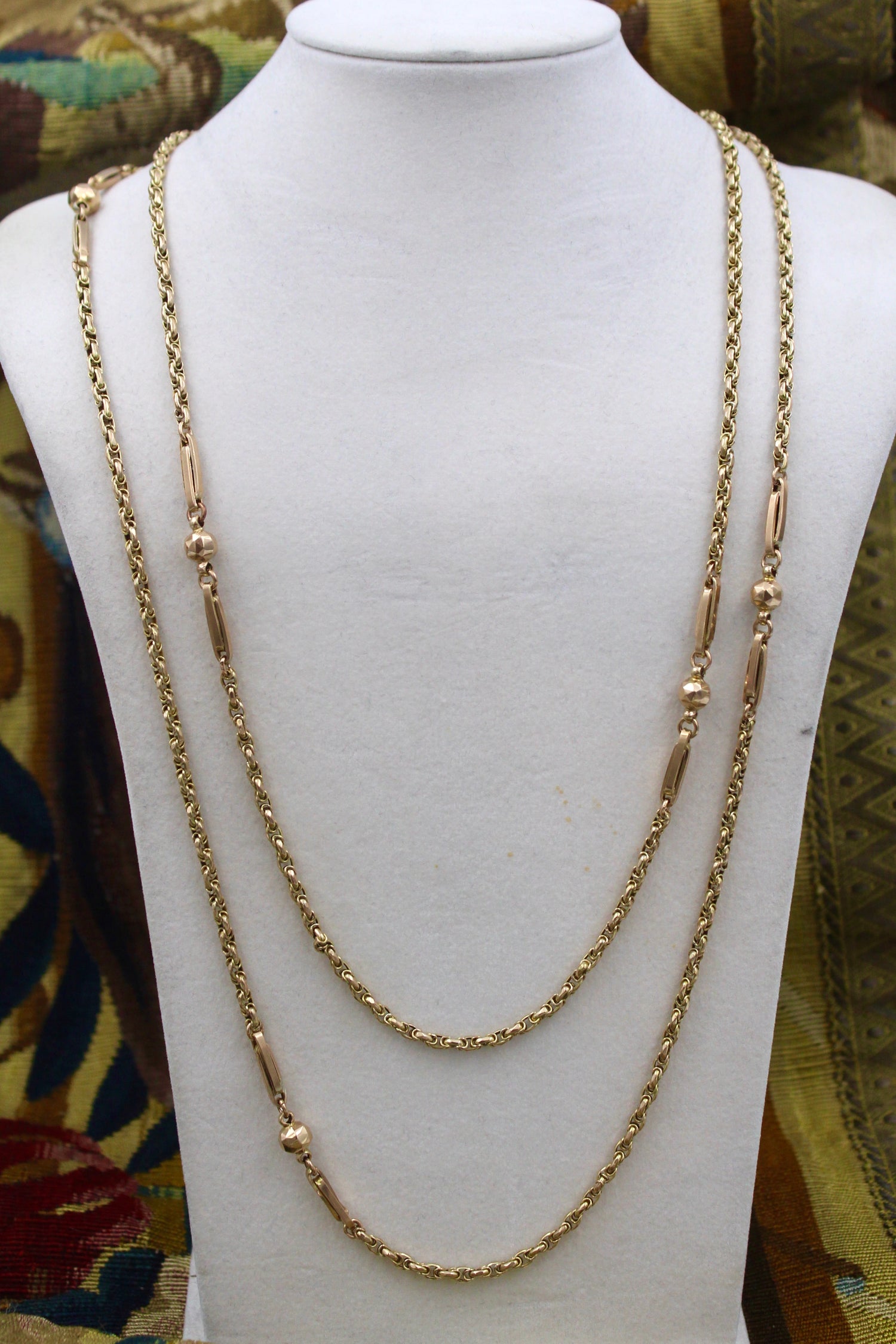 A very fine 9 carat Yellow Gold Long Guard Chain. English Circa 1890. - Robin Haydock Antiques