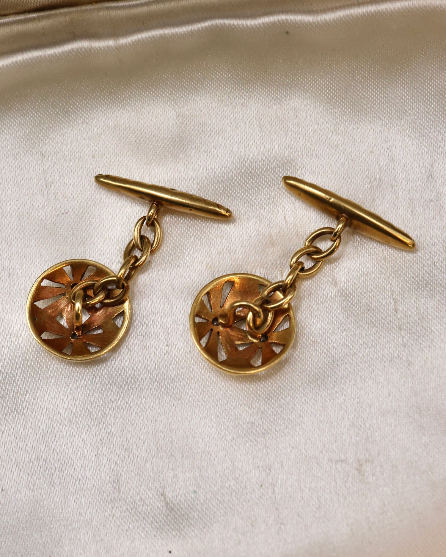 A very fine pair of Antique 18 Carat Yellow Gold & Diamond "Art Deco" Cufflinks Circa 1935 - Robin Haydock Antique Jewellery