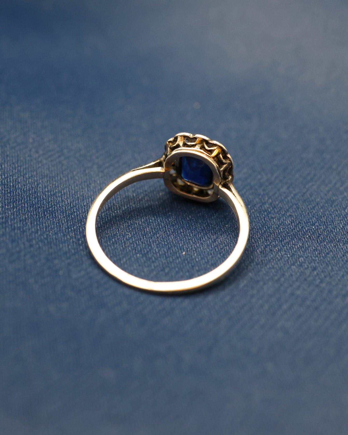 A very fine Platinum (tested), Sapphire & Diamond, Cushion Shaped Cluster Ring Circa 1920-1930 - Robin Haydock Antique Jewellery