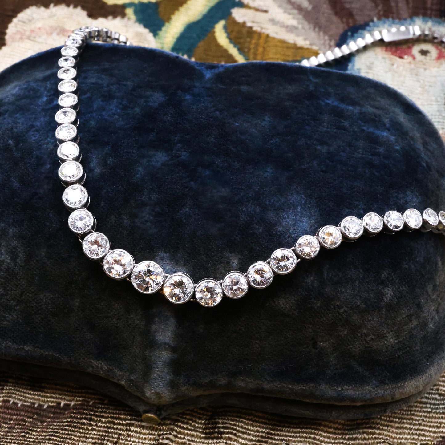 A very fine Diamond Riviere Necklace, mounted in Platinum, Circa 1945 - Robin Haydock Antique Jewellery