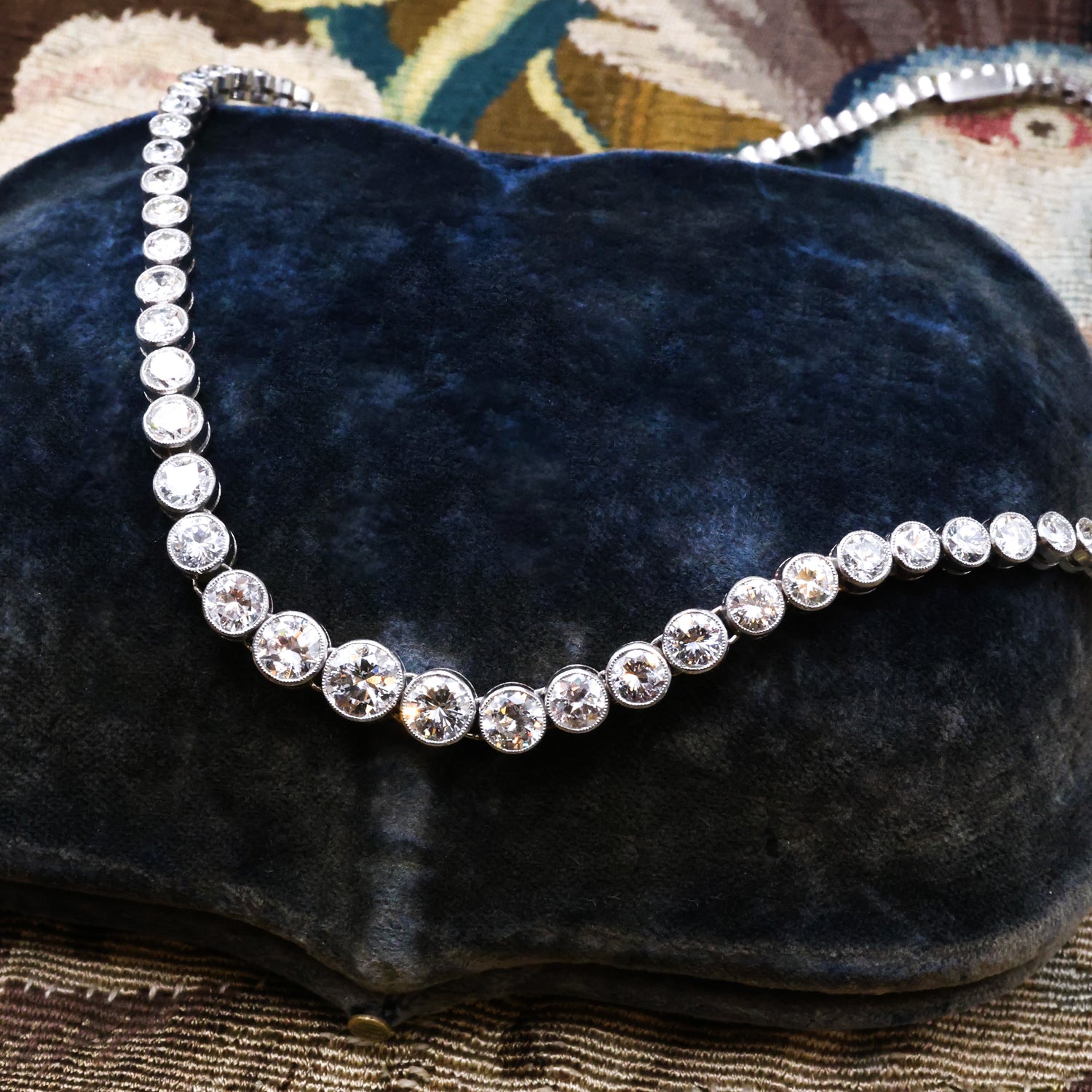 A very fine Diamond Riviere Necklace, mounted in Platinum, Circa 1945 - Robin Haydock Antique Jewellery