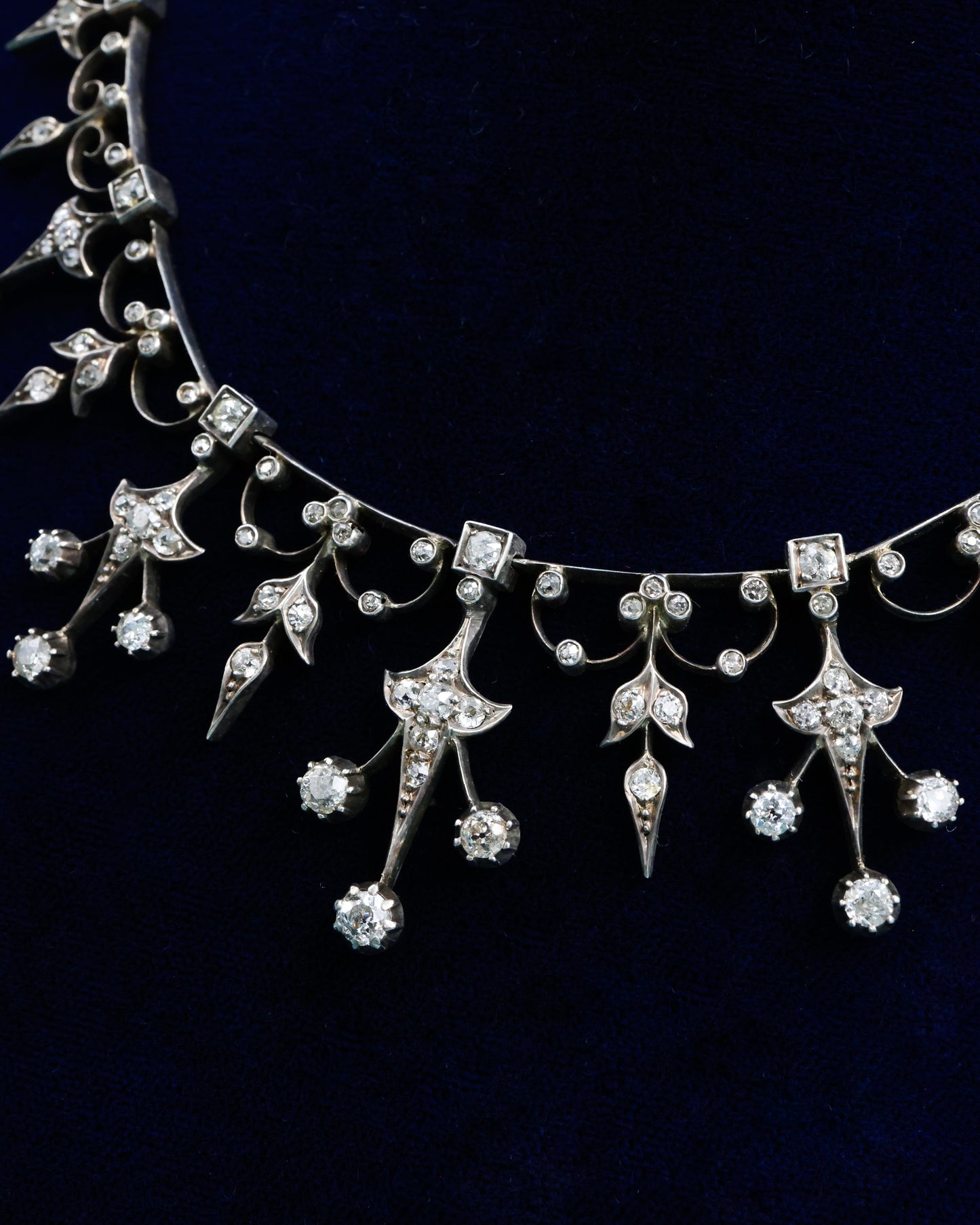 A very fine Victorian Diamond Tiara, convertible to a beautiful Necklace. Late 19th Century - Robin Haydock Antique Jewellery