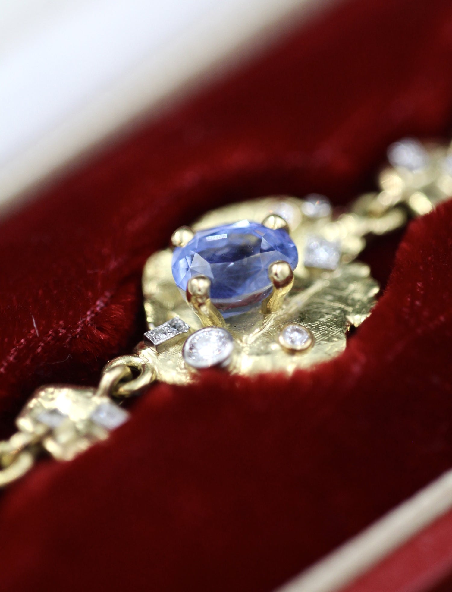 A very unusual Multi-Gem & Diamond, Yellow & White 18ct. Gold (tested), Acrostic Bracelet, Representing DEAREST. Circa 1970. - Robin Haydock Antiques