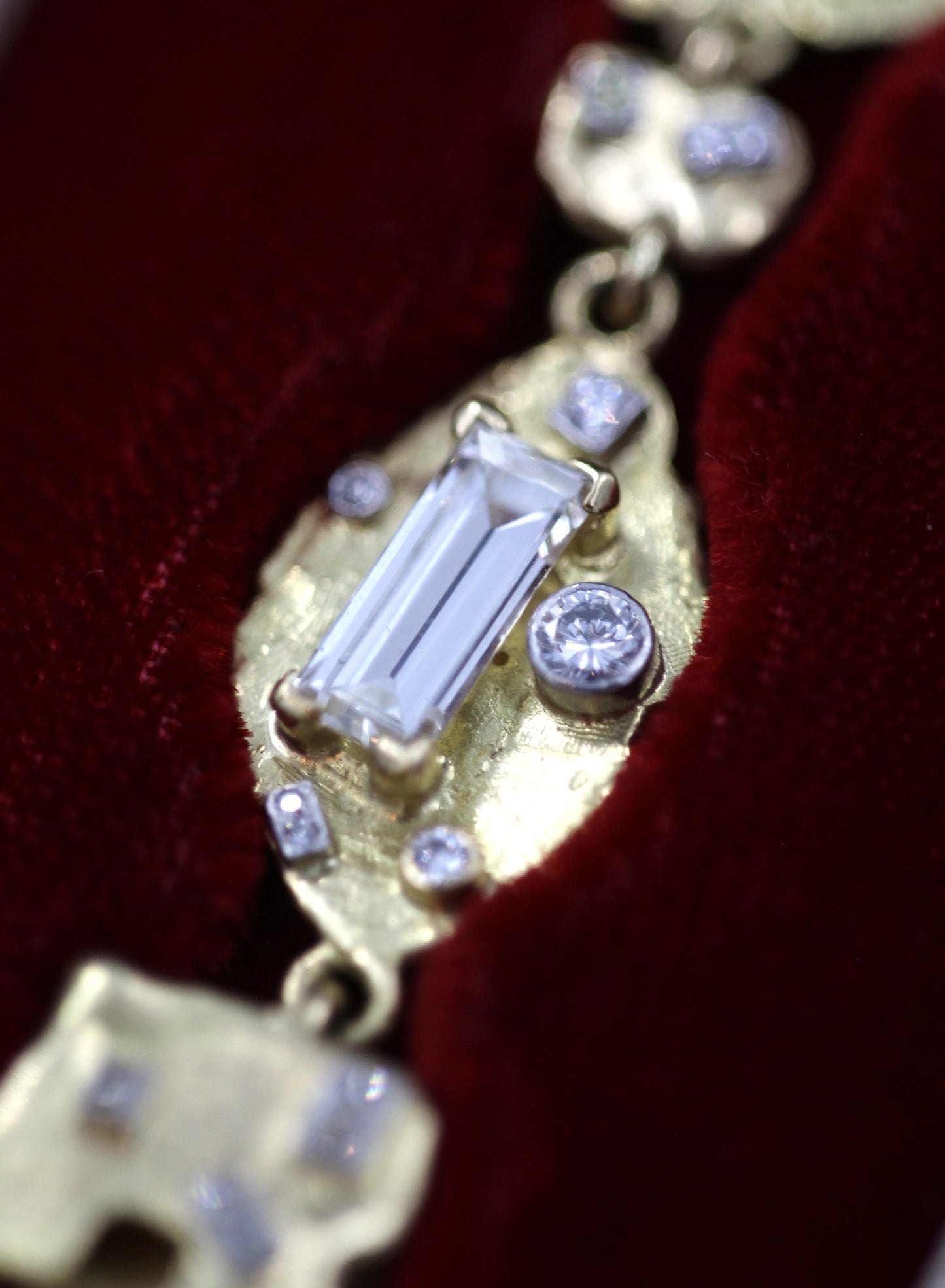 A very unusual Multi-Gem & Diamond, Yellow & White 18ct. Gold (tested), Acrostic Bracelet, Representing DEAREST. Circa 1970. - Robin Haydock Antiques