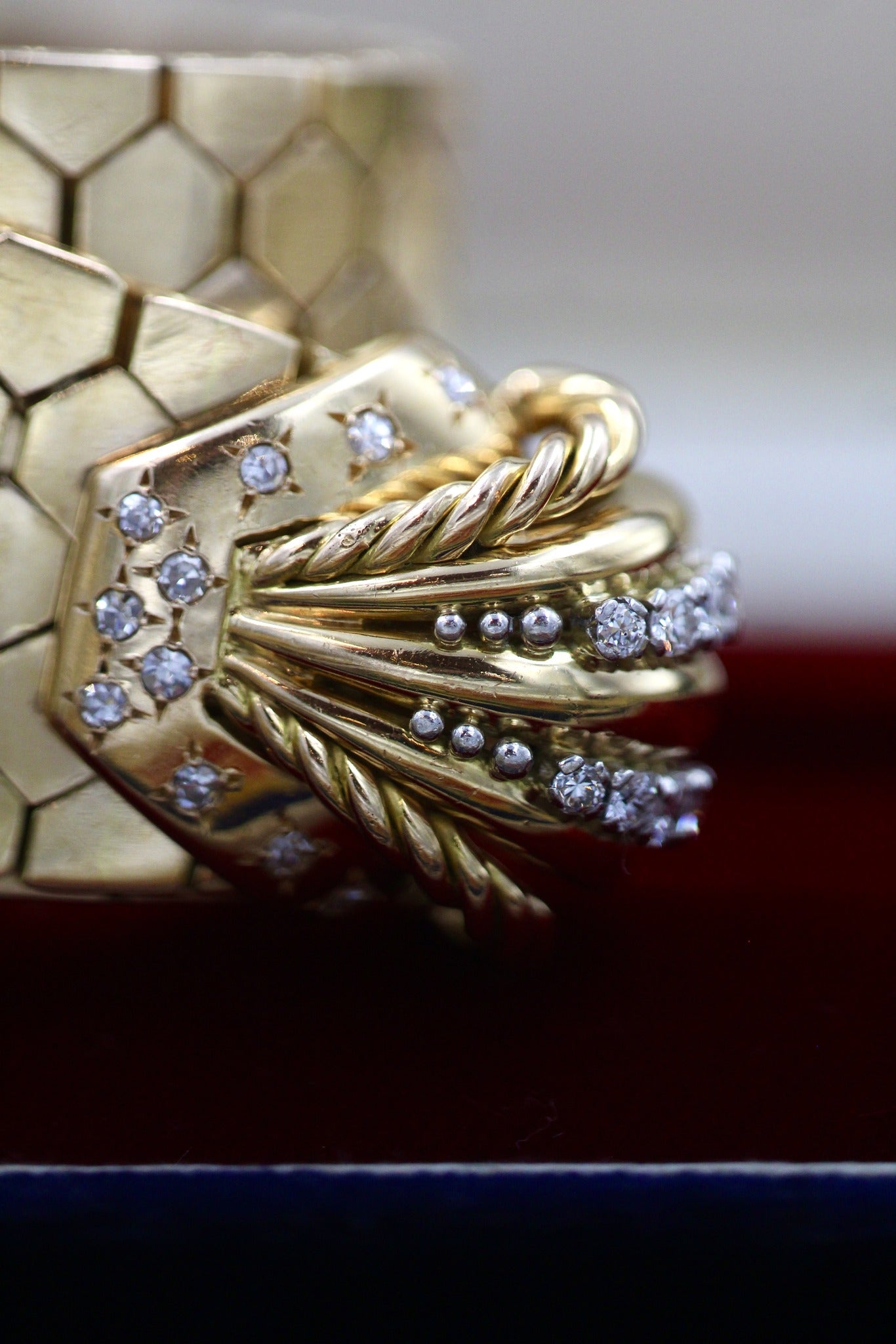 A very fine 18 carat Yellow Gold, 122.68 g. Tassel Cuff (Bracelet), with Diamonds. French. Circa 1940. - Robin Haydock Antiques