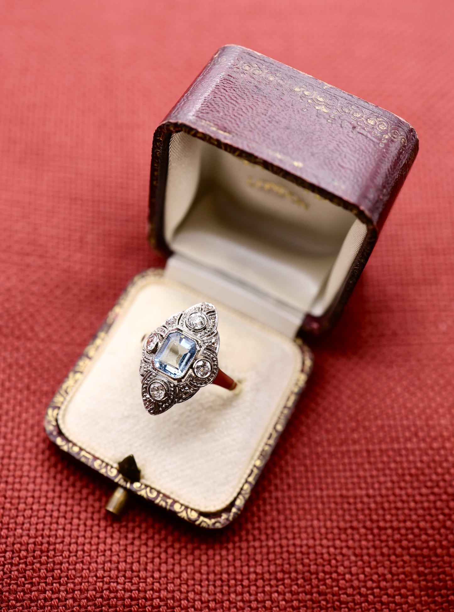 A very fine Aquamarine & Diamond Art Deco ring set in 14ct Yellow Gold & Platinum, plausibly Austro-Hungarian, Circa 1920 - Robin Haydock Antiques