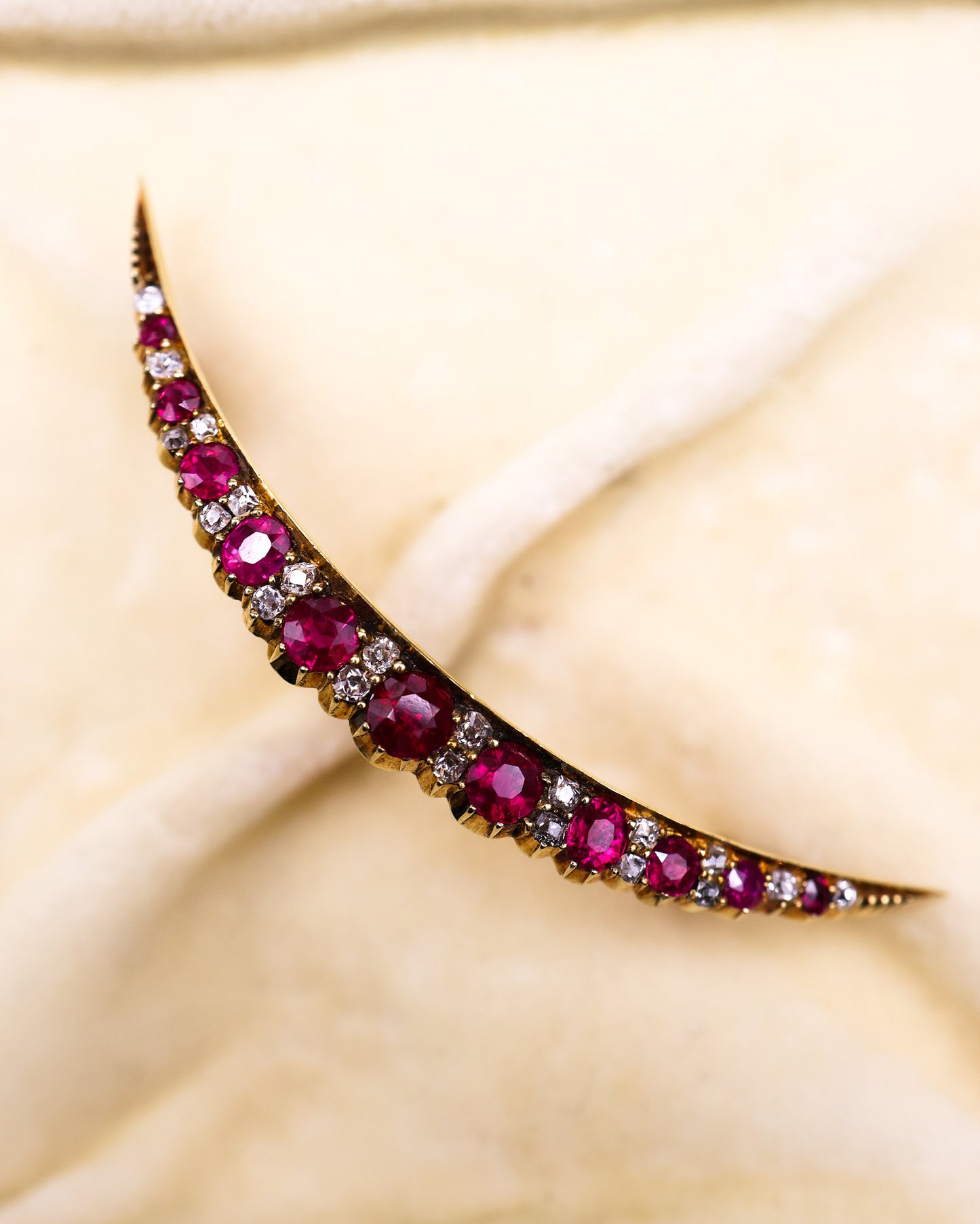 An exceptional Victorian 18ct. Yellow Gold (tested), Untreated Burma Ruby and Diamond Crescent Brooch. Circa 1890. - Robin Haydock Antiques