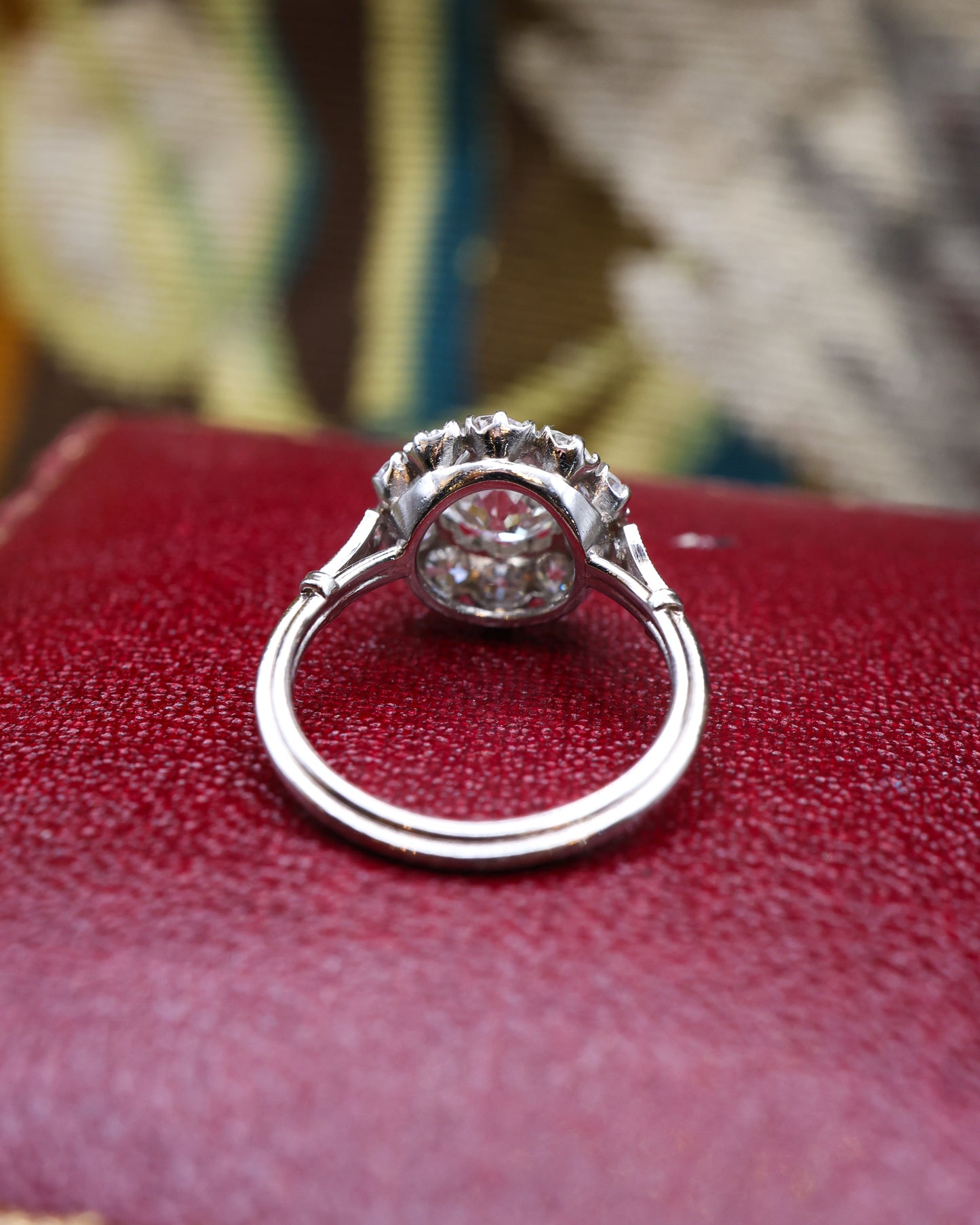 An exceptional modern Diamond & Platinum Cluster Ring, set with 2.25 Carats of G - H Colour Old European Cut Diamonds. Pre-owned. - Robin Haydock Antiques