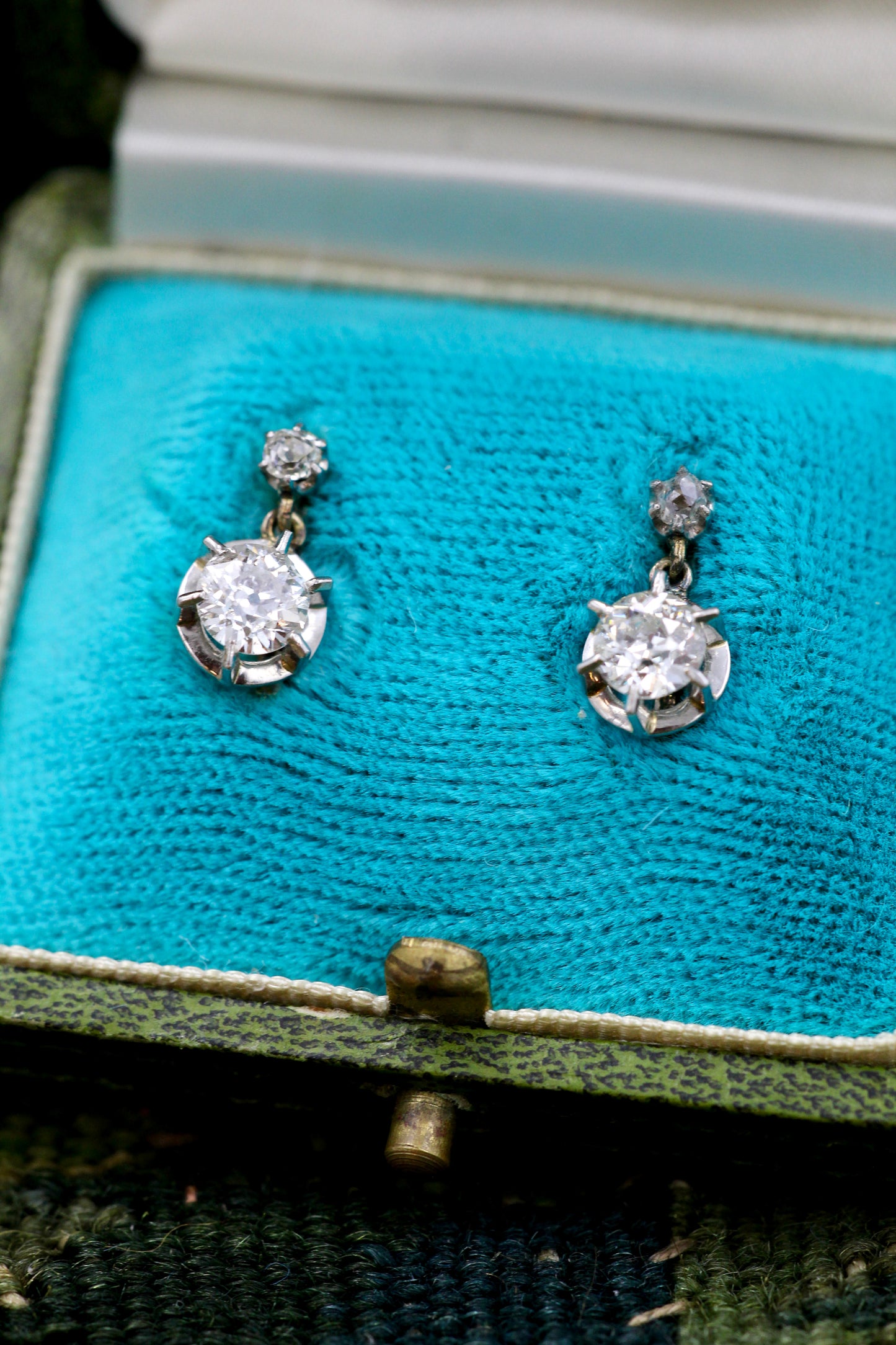 A very fine pair of Antique Platinum, 18 Carat Yellow & Rose Gold (tested) Diamond two Drop Earrings, 1.14 Carats. Circa 1905 - Robin Haydock Antiques