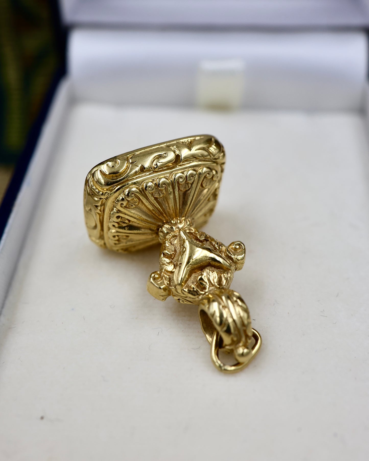 A very Fine Antique 15ct Yellow Gold Fob Seal with Carnelian Stone Engraved "JH", circa 1830 - Robin Haydock Antiques