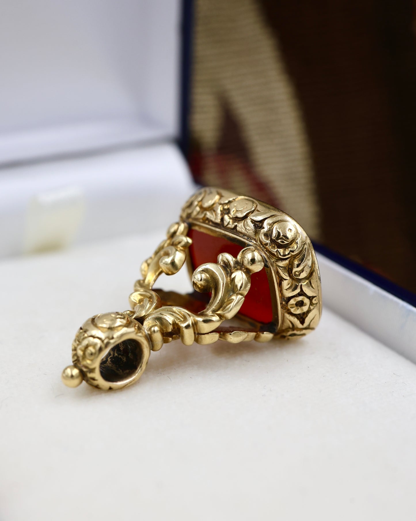 A Beautiful Antique 15ct Yellow Gold & Carnelian Heraldic Intaglio Seal Circa 1830 - Robin Haydock Antiques