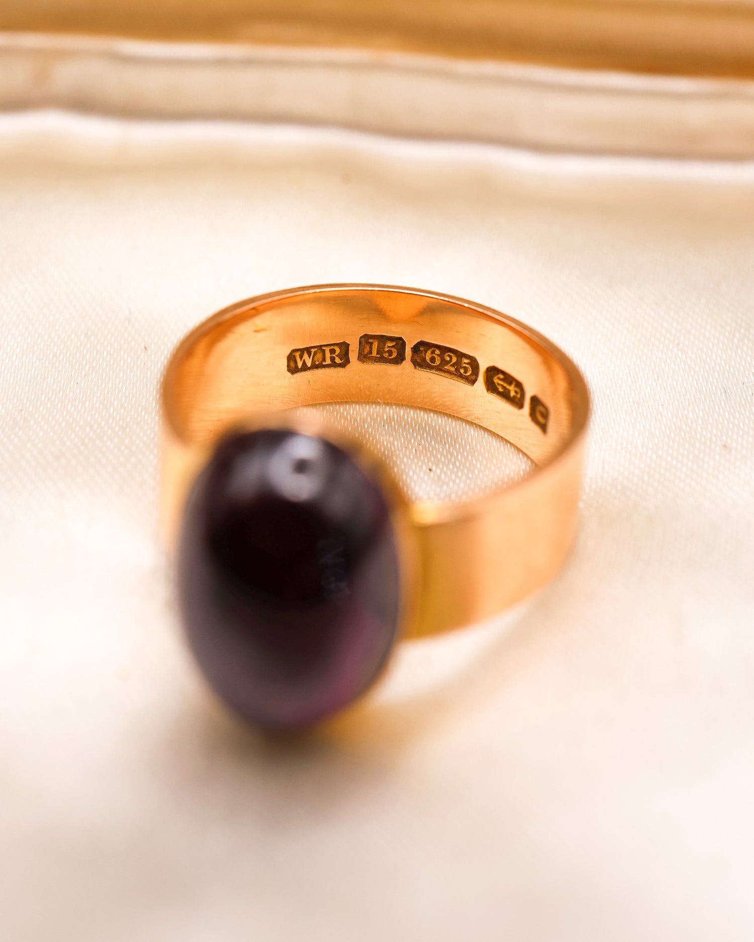 A very fine 15 ct. Yellow Gold, Cabochon "Almandine" Garnet Ring with Birmingham Hallmarks. C1863 - Robin Haydock Antique Jewellery