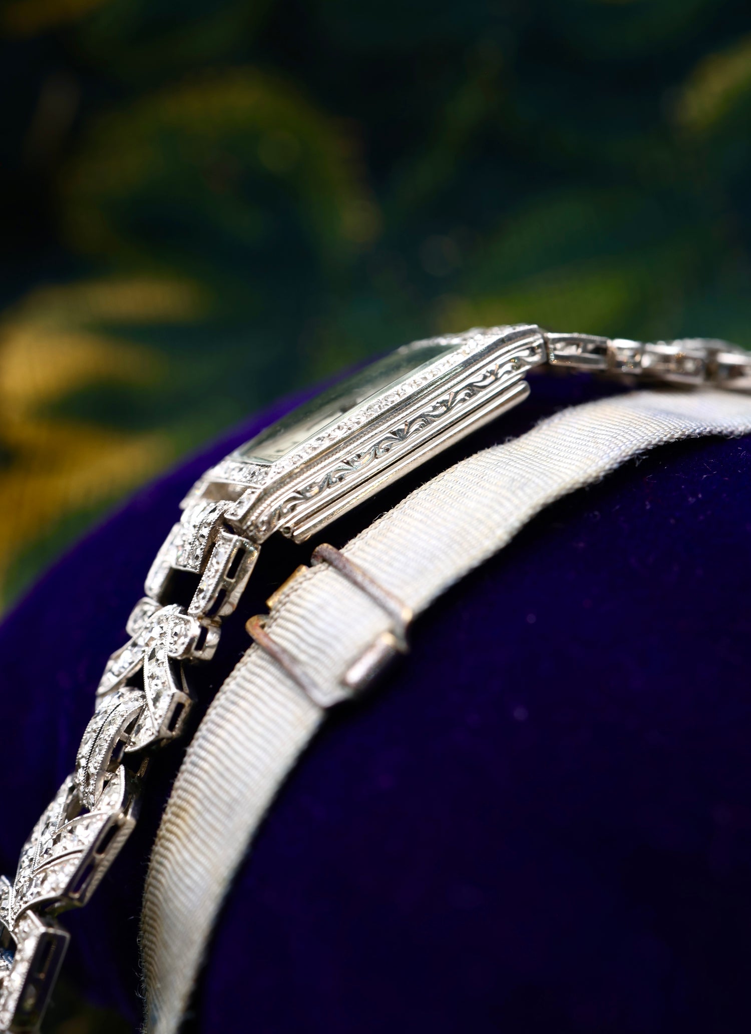 A very fine Platinum (tested), Art Deco Diamond Cocktail Watch with a Diamond set Half-Bracelet. Circa 1930. - Robin Haydock Antiques