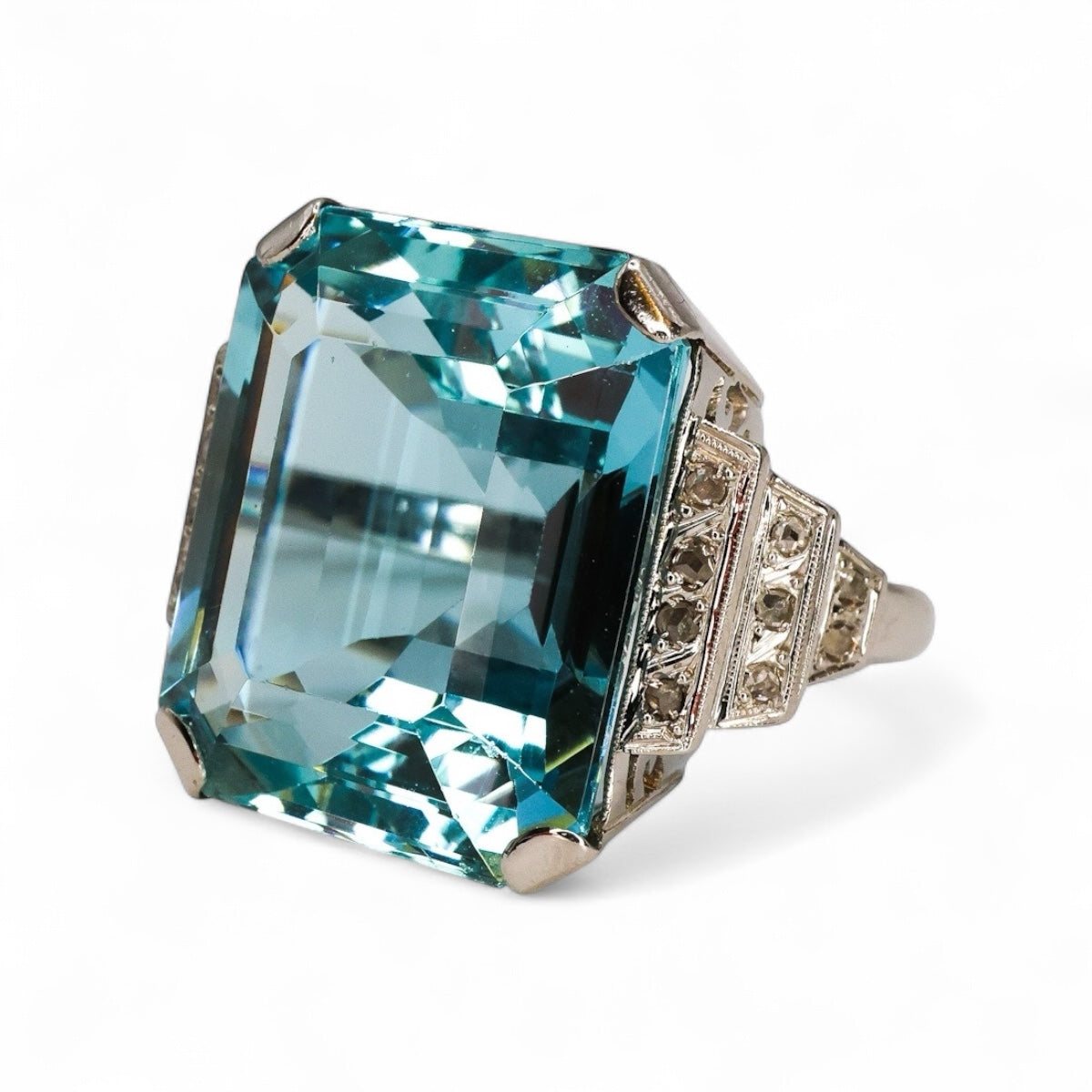 A very fine  Vintage Platinum (tested 950), Aquamarine & Diamond Cocktail Ring. Circa 1935 - Robin Haydock Antique Jewellery