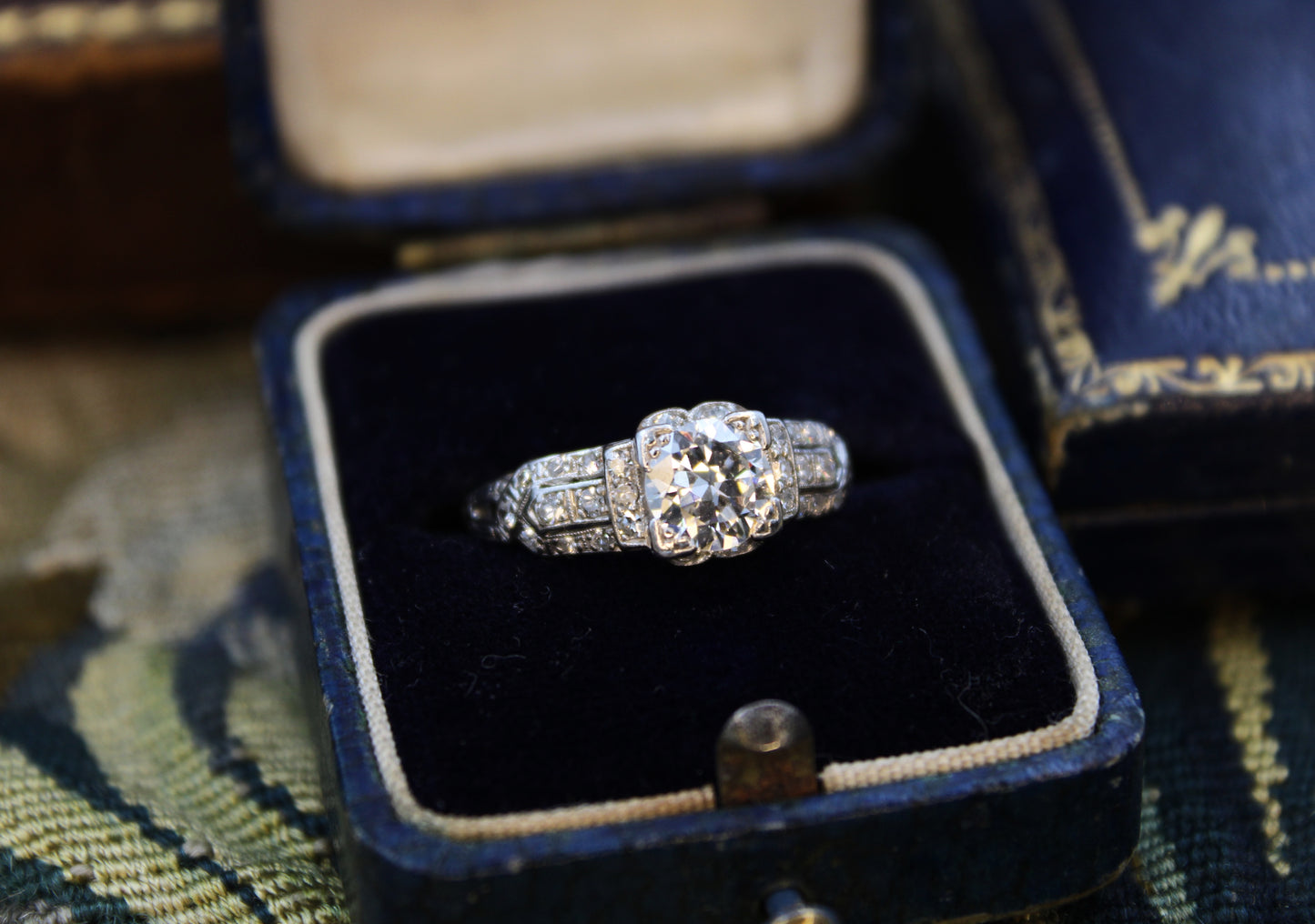 A very fine Art Deco 0.85ct Diamond Solitaire Ring mounted in Platinum, Circa 1930 - Robin Haydock Antiques